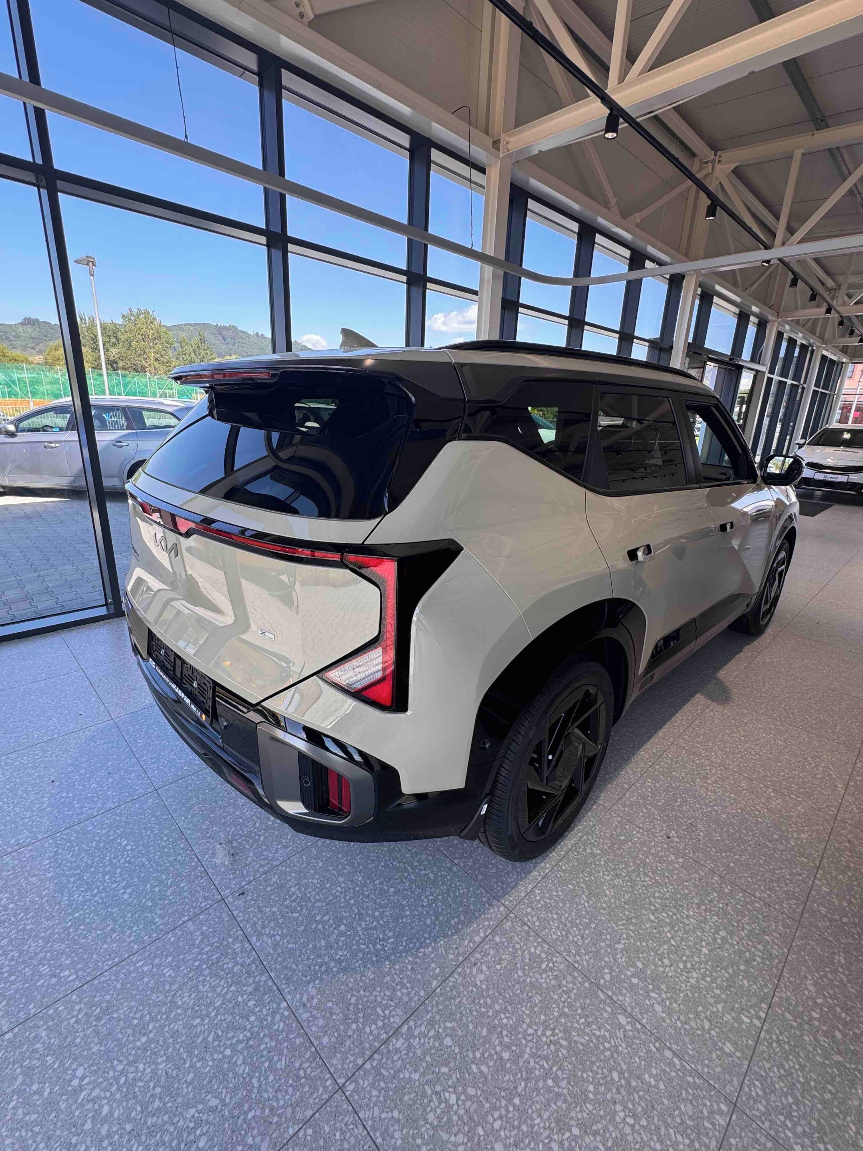 Kia Seltos, 1,6 T-GDi GPF 4x4 7DCT X-LINE - fotka 4