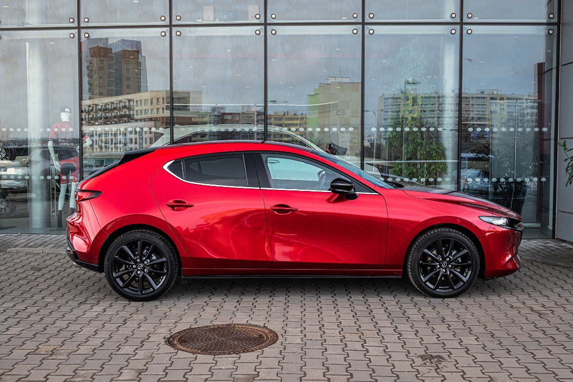 Mazda 3, 2.5 G140 6MT 4x2 Homura - fotka 4