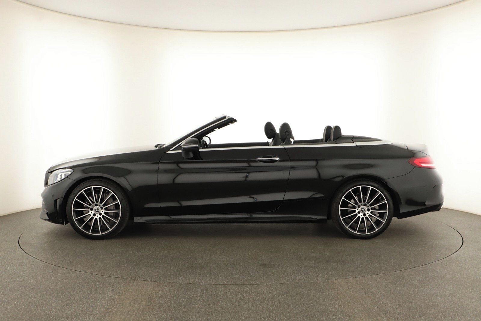 Mercedes-Benz Třídy C, 300, AMG Paket - fotka 2
