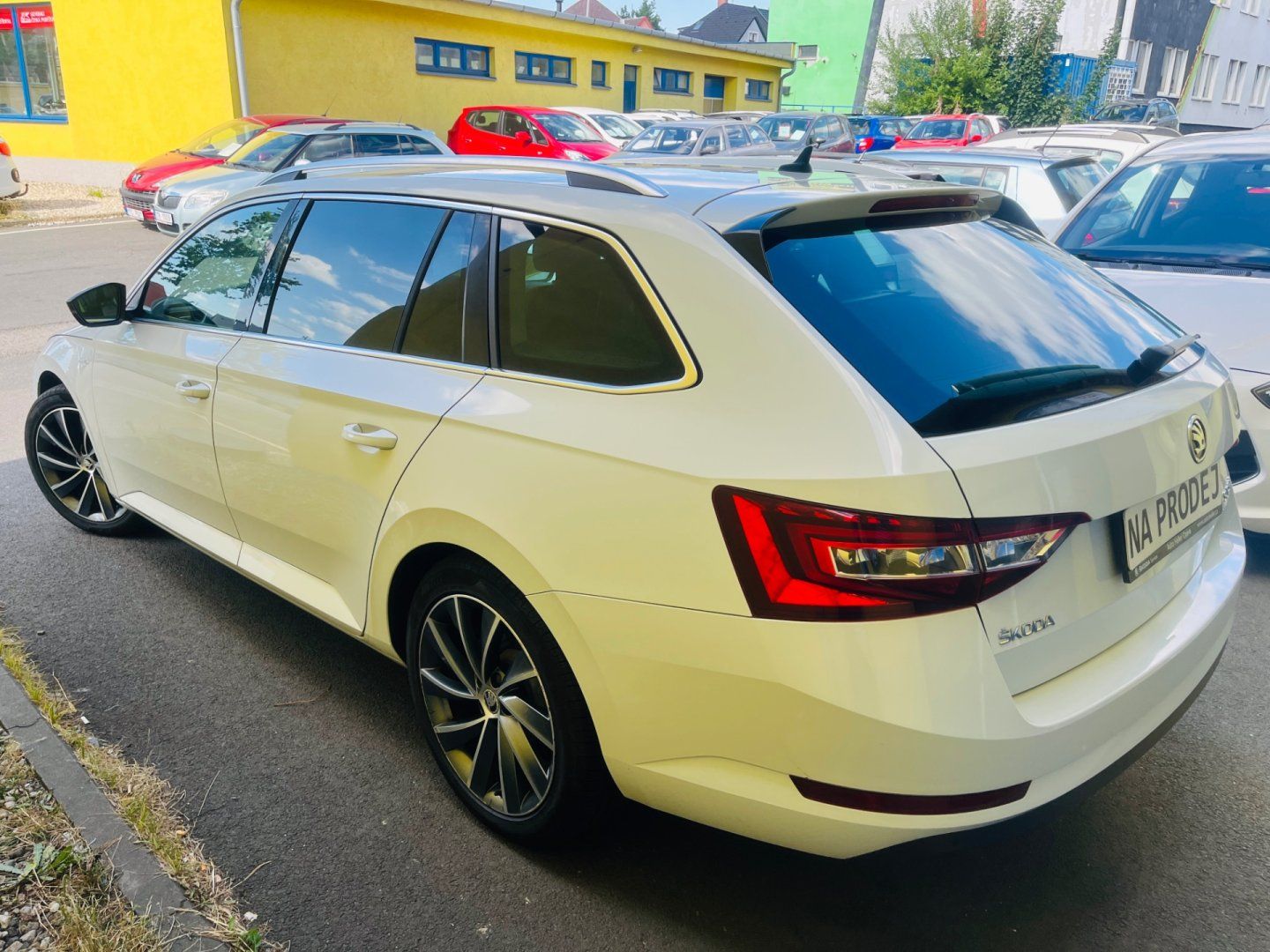 Škoda Superb, 2.0 Tdi 140 kW DSG 4x4 LAURIN - fotka 4