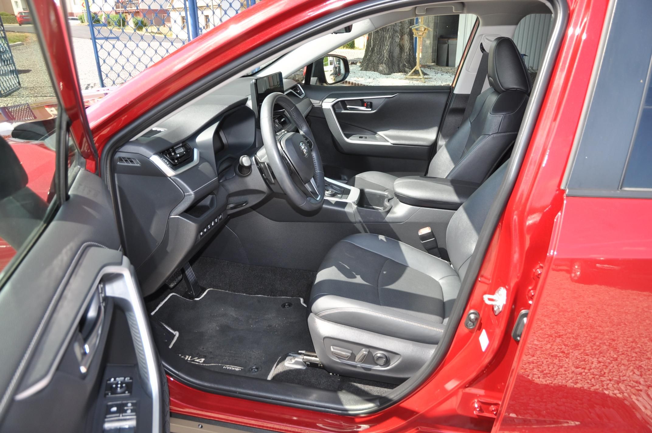 Toyota Rav4, 2.5 Hybrid 131kW 4x4 - fotka 6