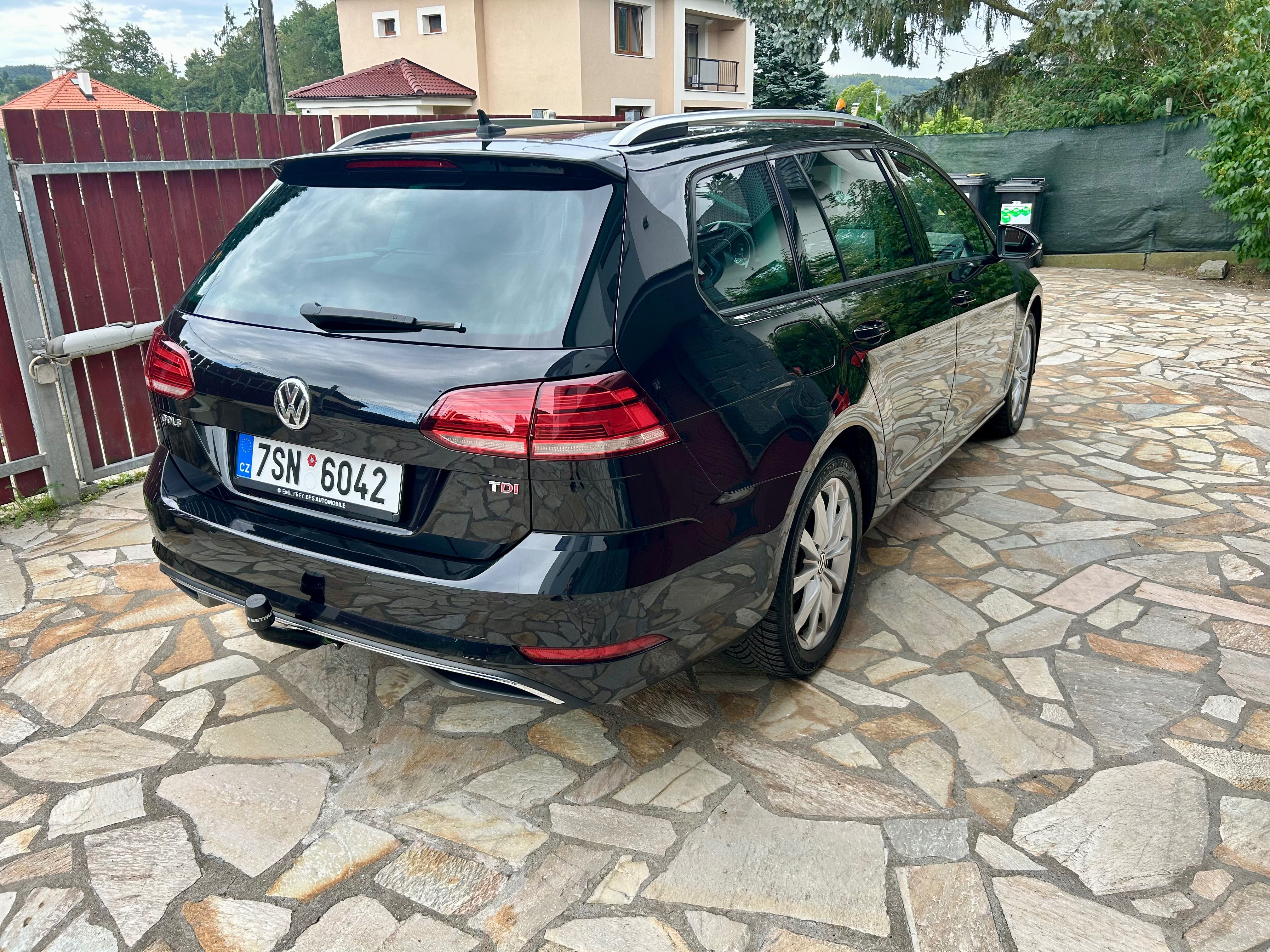 Volkswagen Golf, 1.6 TDI 85KW DSG HIGHLINE LED - fotka 4