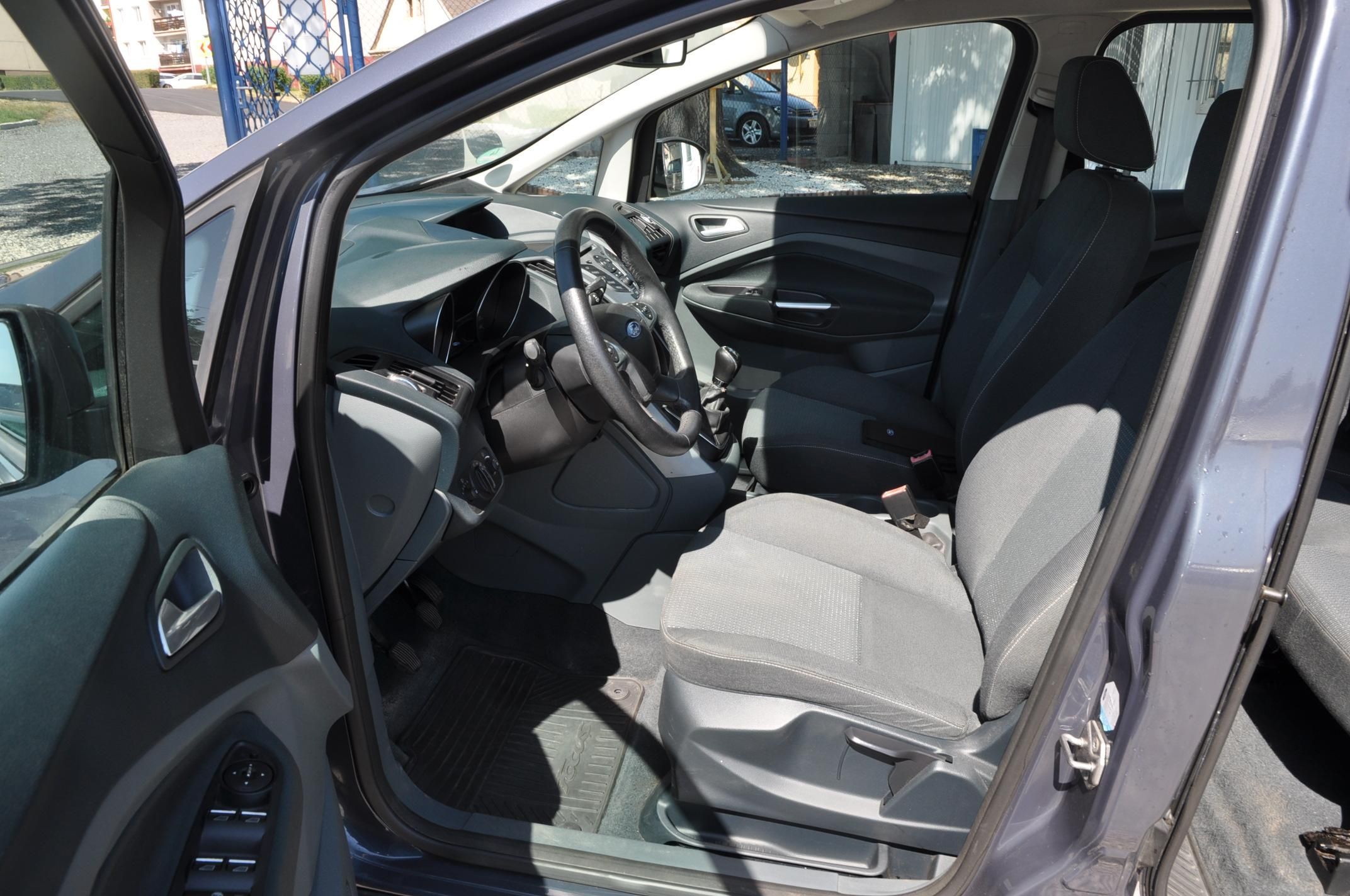 Ford Grand C-MAX, 1.6i 16V 92kW 7.míst - fotka 6