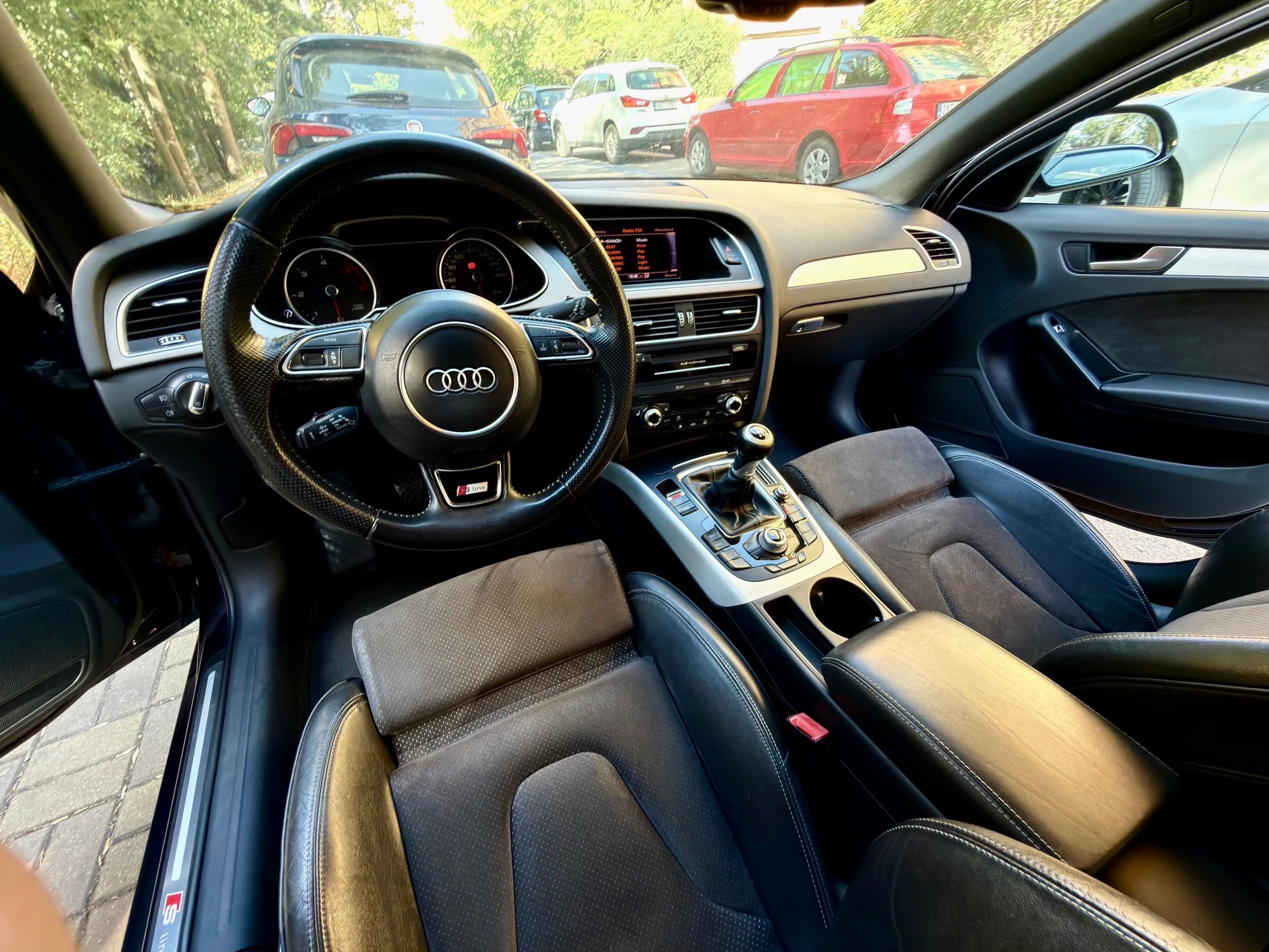 Audi A4 Avant, 2.0 TDI S-line - fotka 2