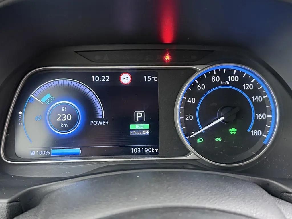 Nissan LEAF, EV 110kW 40kWh 2.ZERO TZ - fotka 5