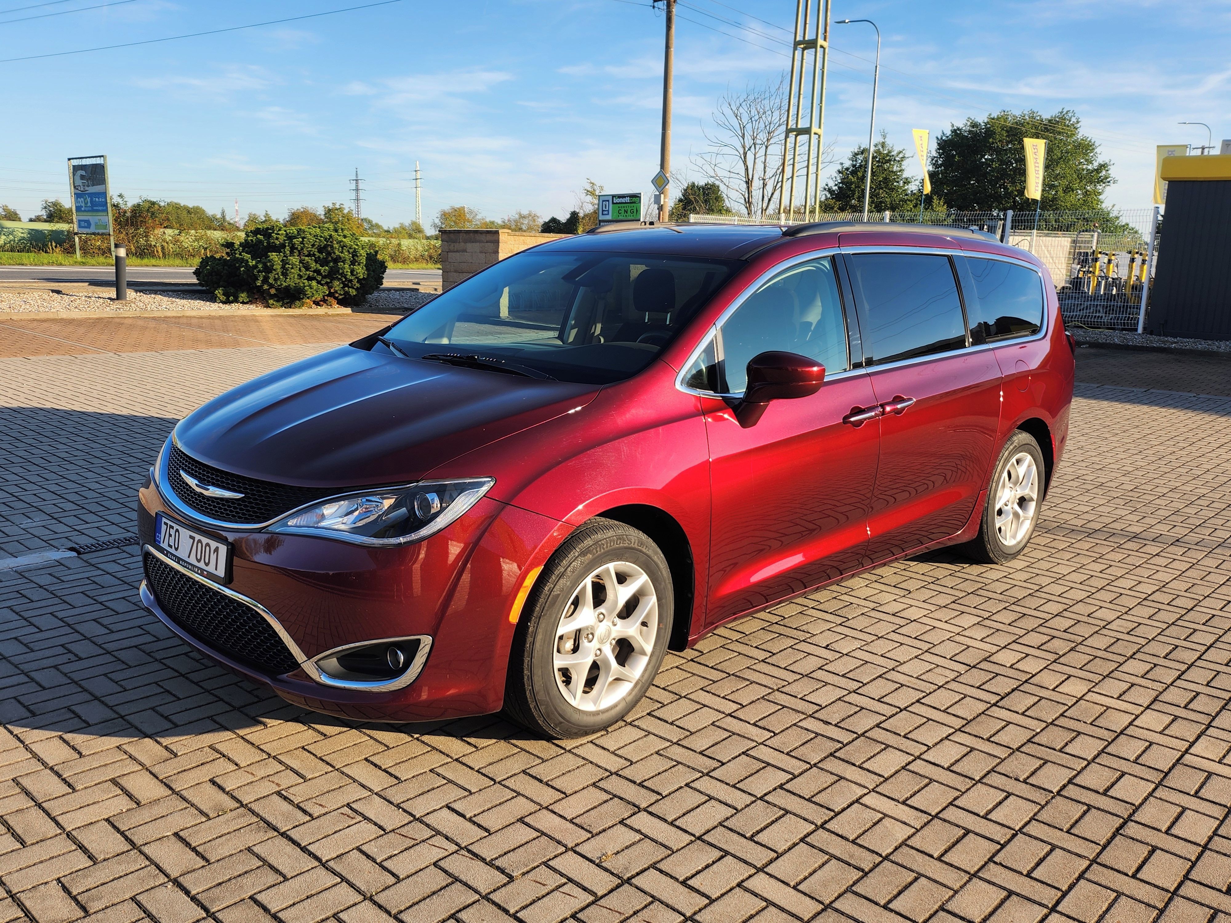 Chrysler Pacifica, Touring L, 8 míst, LPG, TZ
