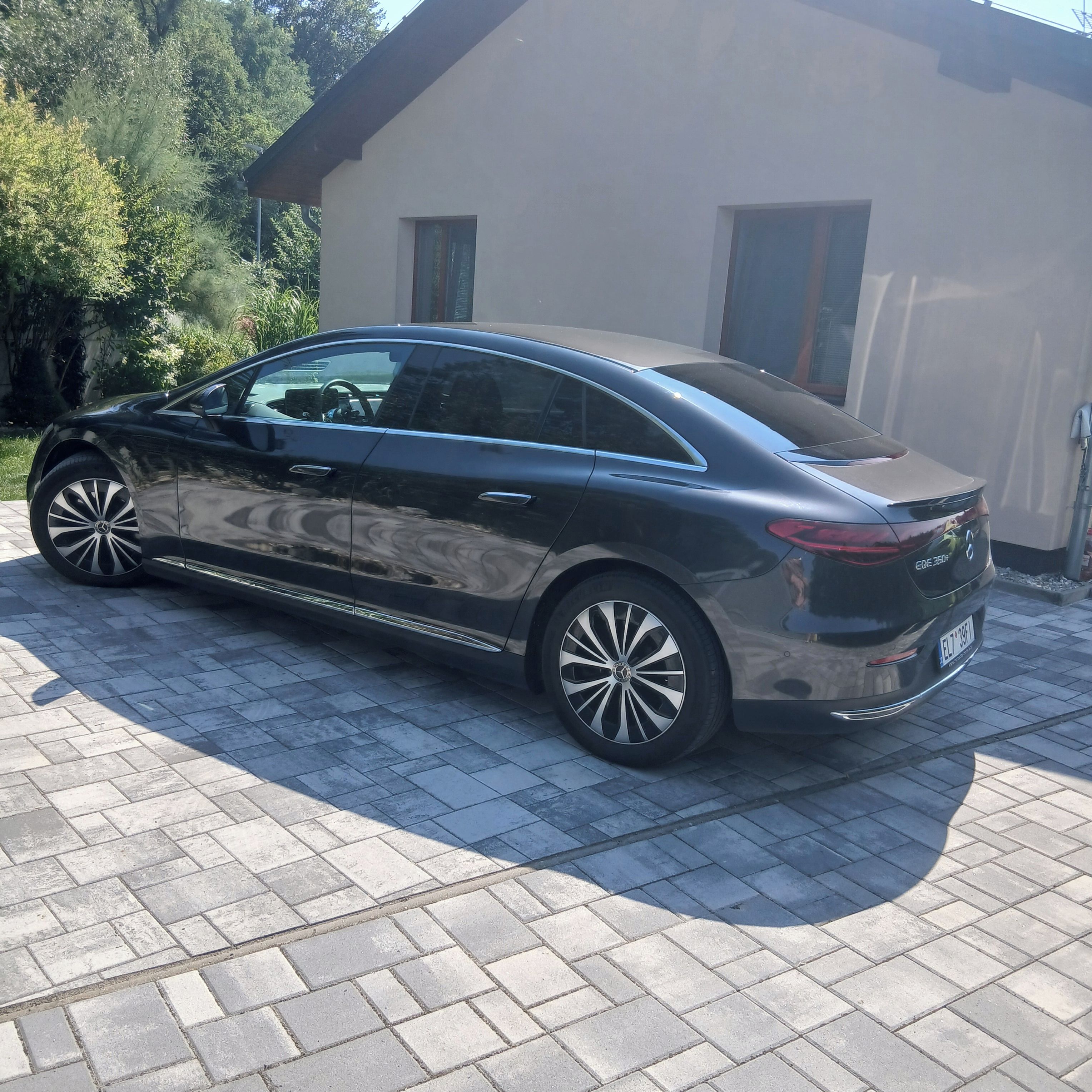 Mercedes-Benz EQE, Mercedes - Benz EQE 350+ - fotka 3