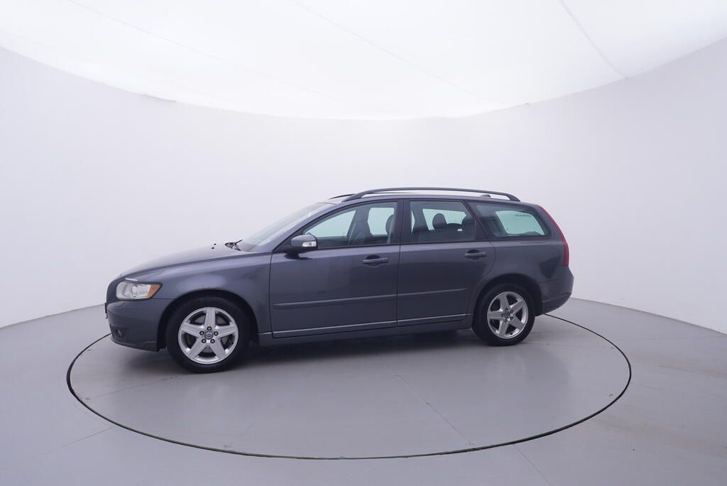 Volvo V50, 2.4 T5 103 kW - fotka 2