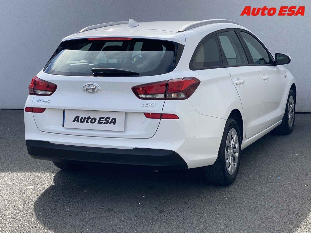 Hyundai i30, 1.6 CRDi,ČR,Smart,AC - fotka 4