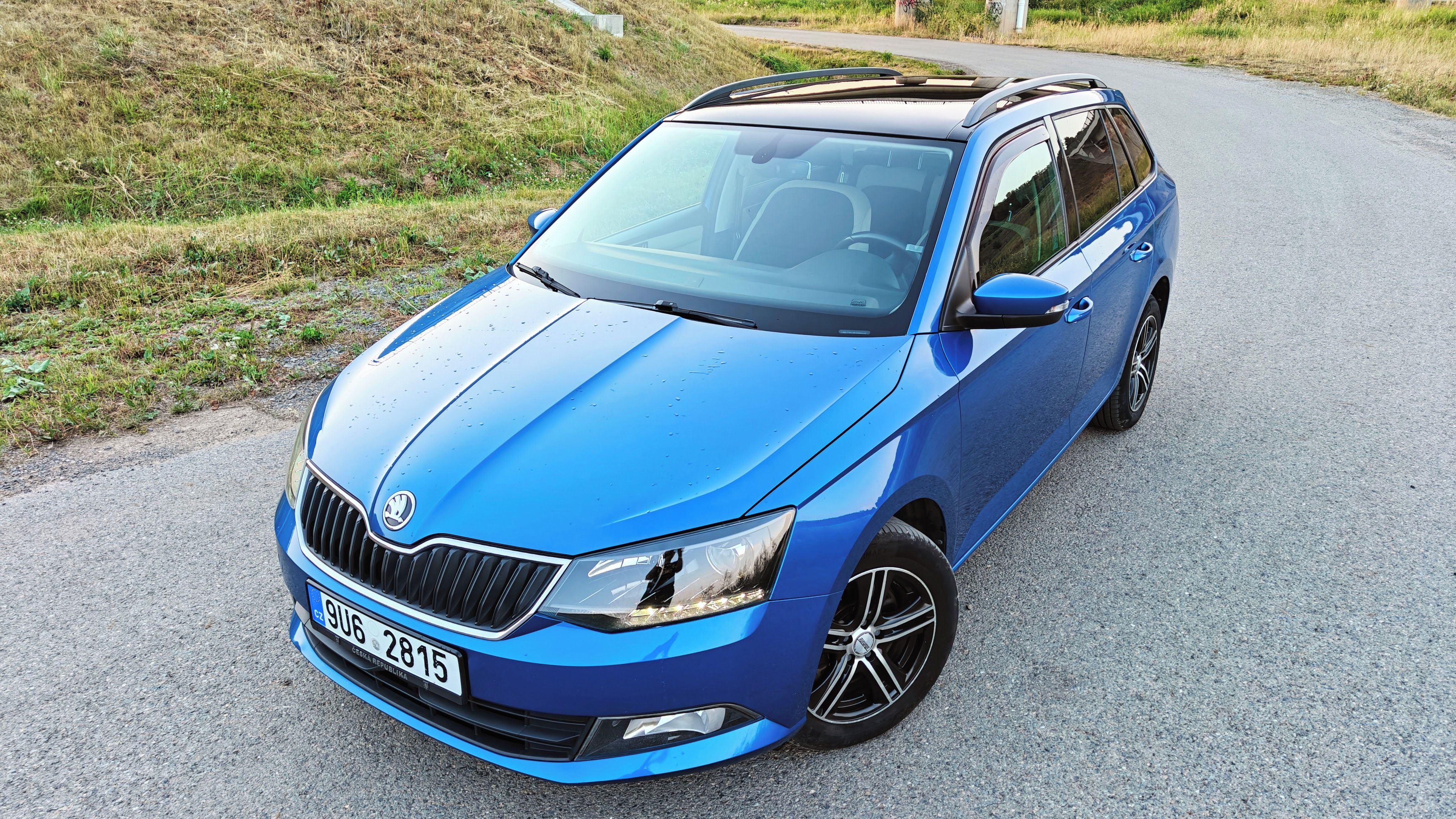 Škoda Fabia, 1.4 TDI 77kw STYLE RACE BLUE - fotka 2