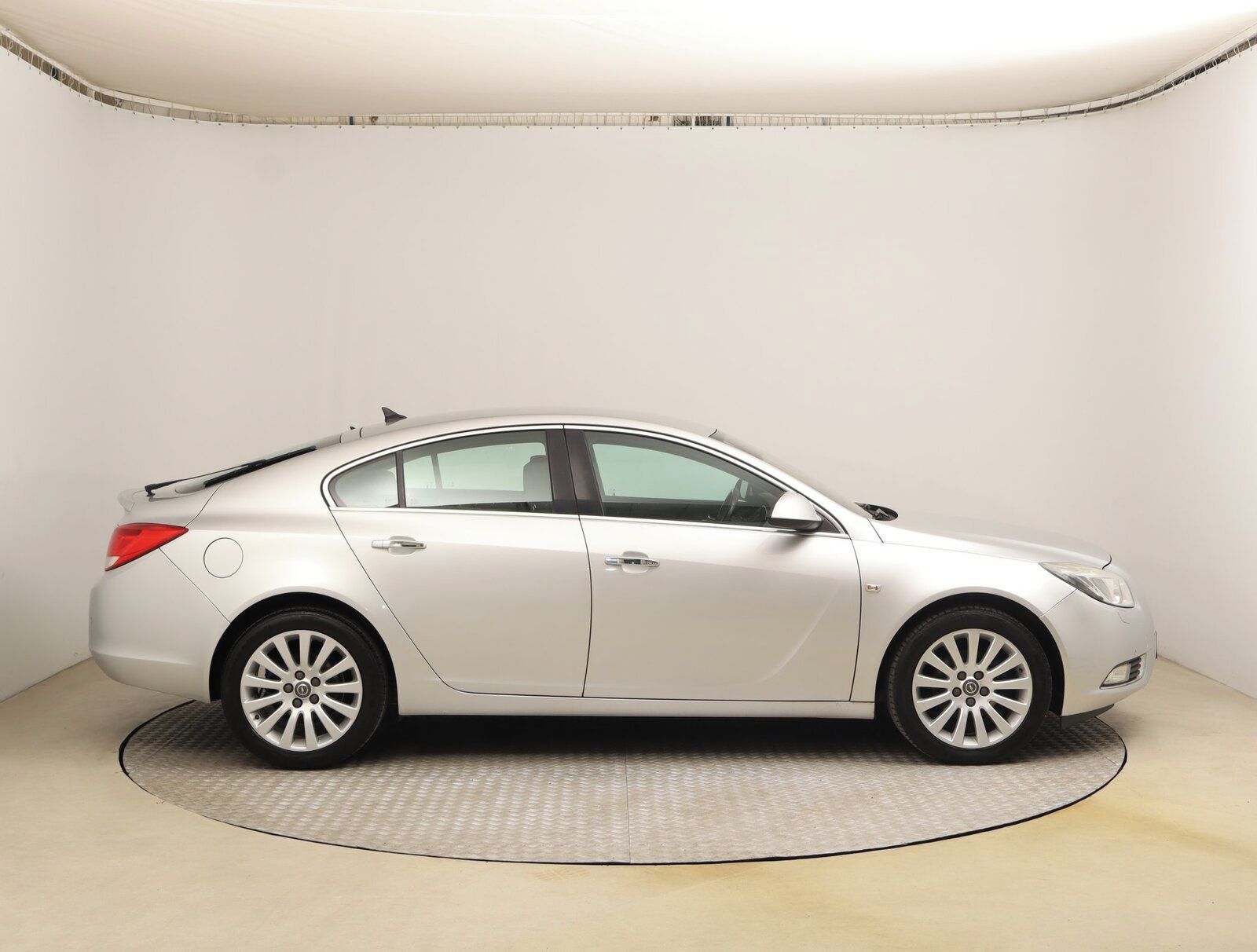 Opel Insignia, 2.0 CDTI, Kožené sedačky - fotka 6