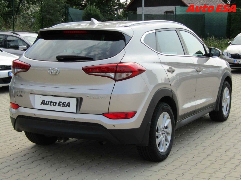Hyundai Tucson, 1.7TGDi,2.maj,ČR,AC,temp - fotka 4