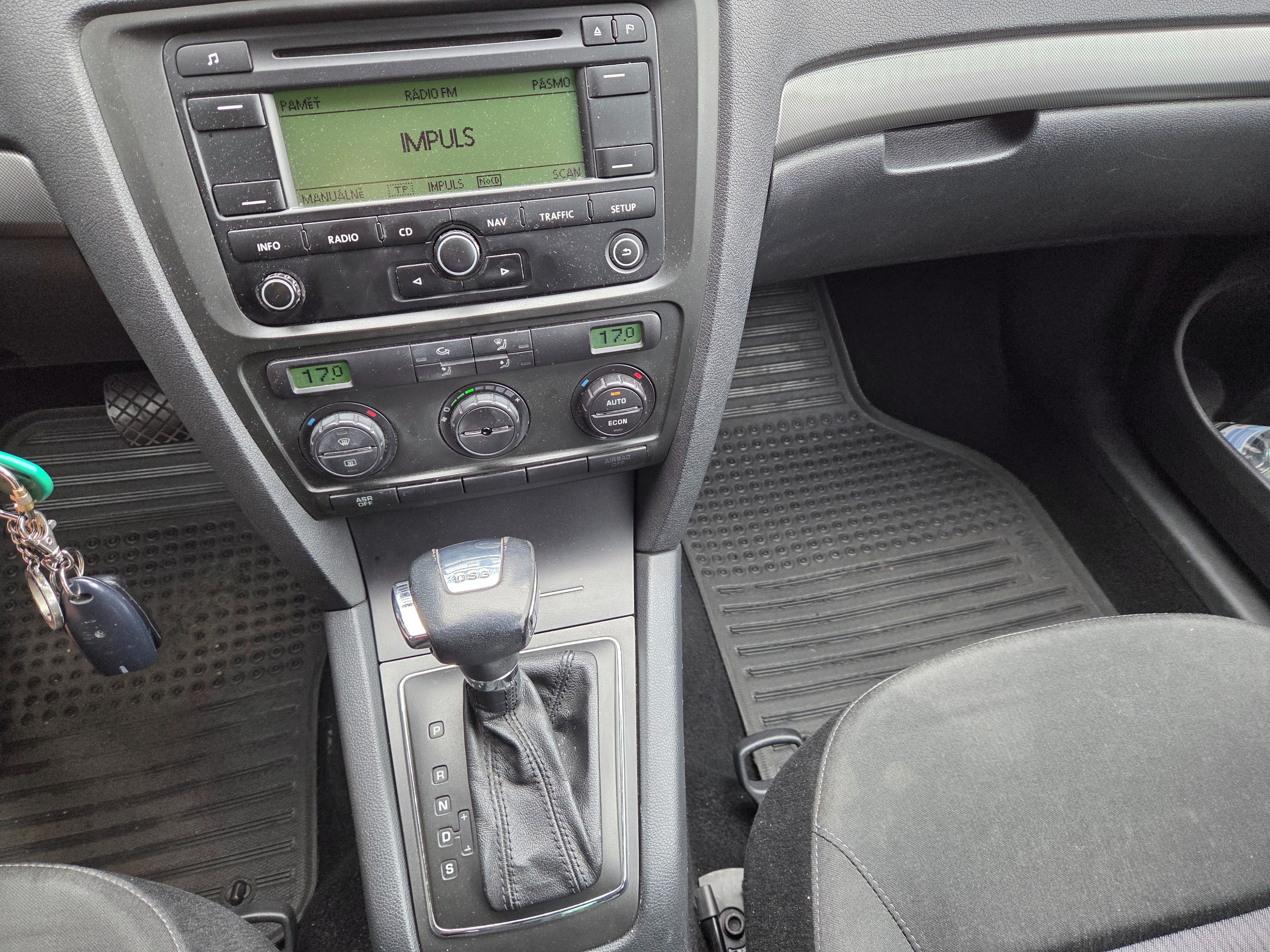 Škoda Octavia, 2,0TDI, 103 kW, DSG, Elegance - fotka 6