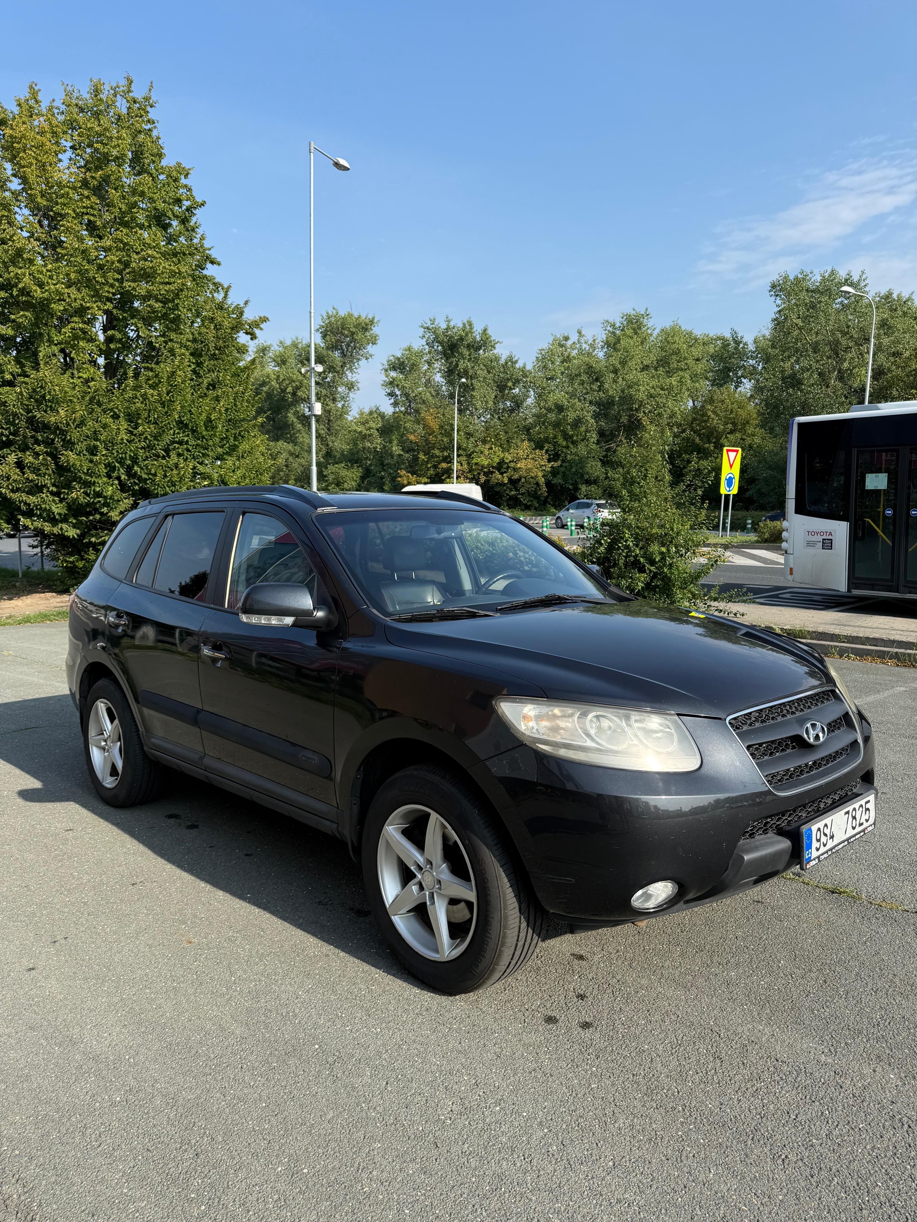 Hyundai Santa Fe, 2,2 CRDI, 7 místne, 114kW - fotka 2