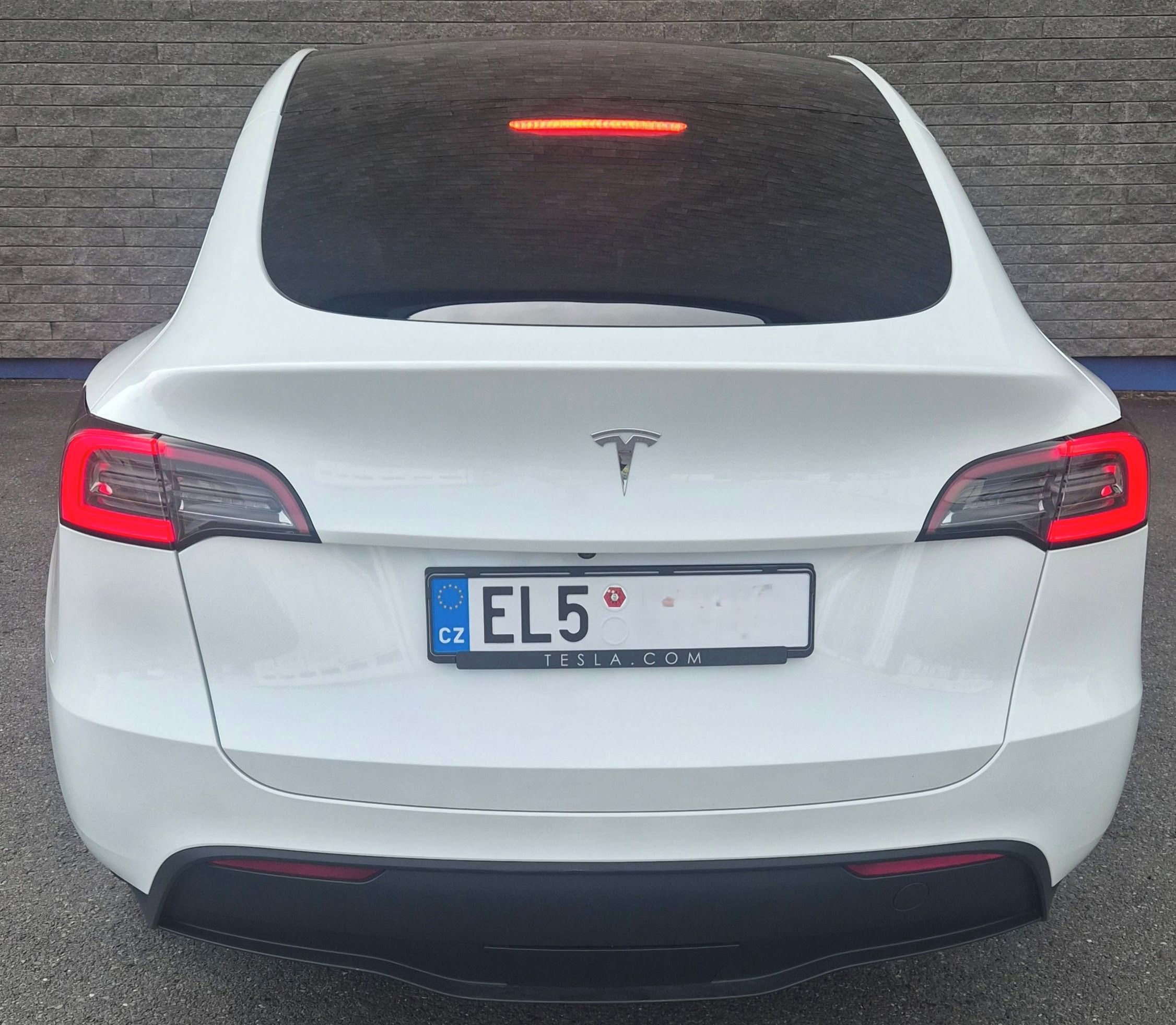 Tesla Model Y, RWD,LFP,Tesla záruka 04/27+EAP - fotka 4