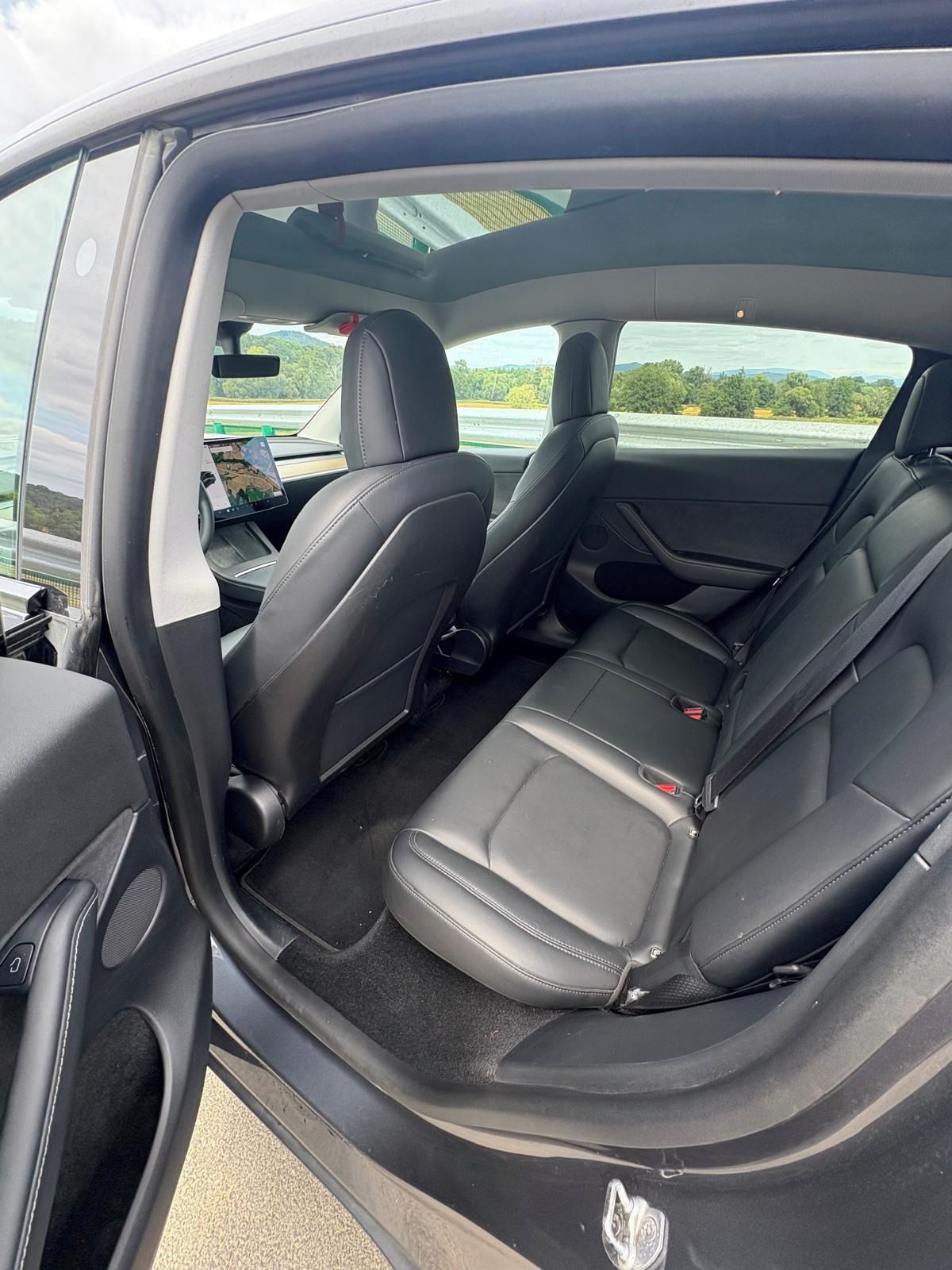 Tesla Model Y - fotka 6
