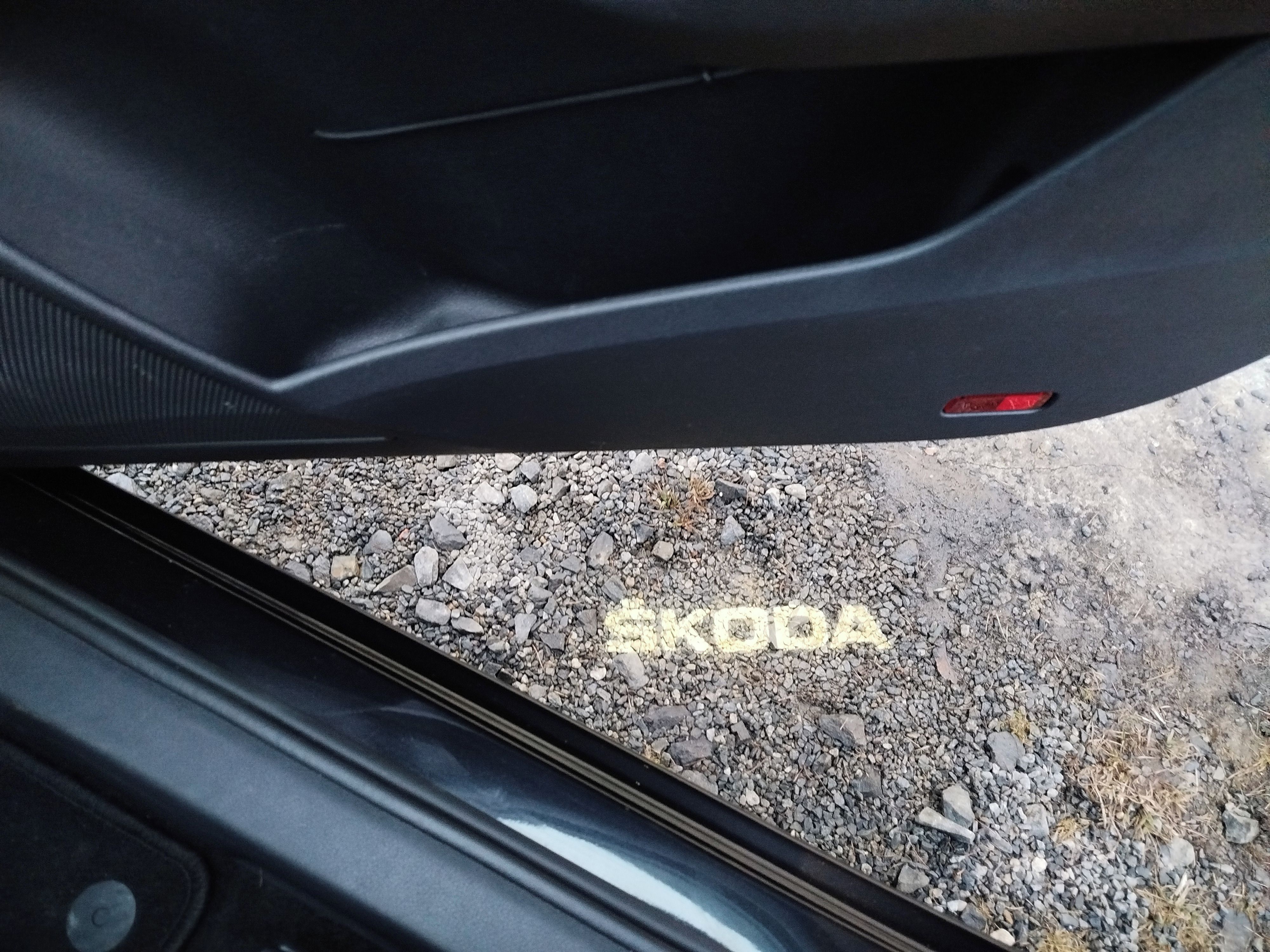Škoda Karoq, 1.6 DSG TOP STAV - Odpočet DPH - fotka 5