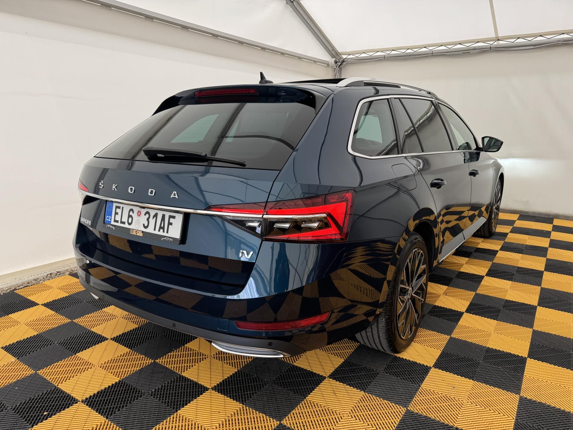 Škoda Superb, 1.4tsi*Plug-In*160kw*L&K*PANO* - fotka 5