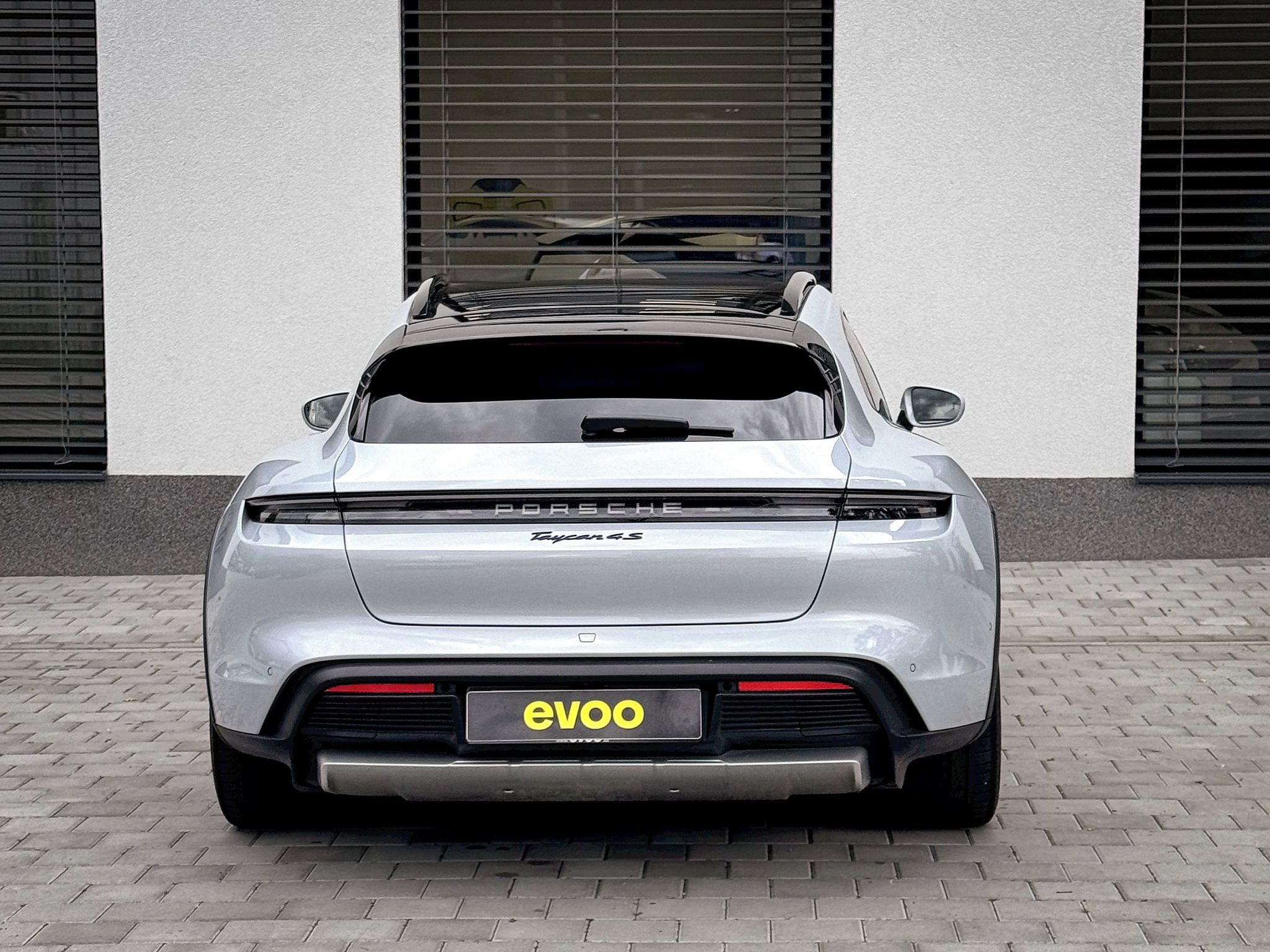 Porsche Taycan, 4S Cross Turismo - fotka 4