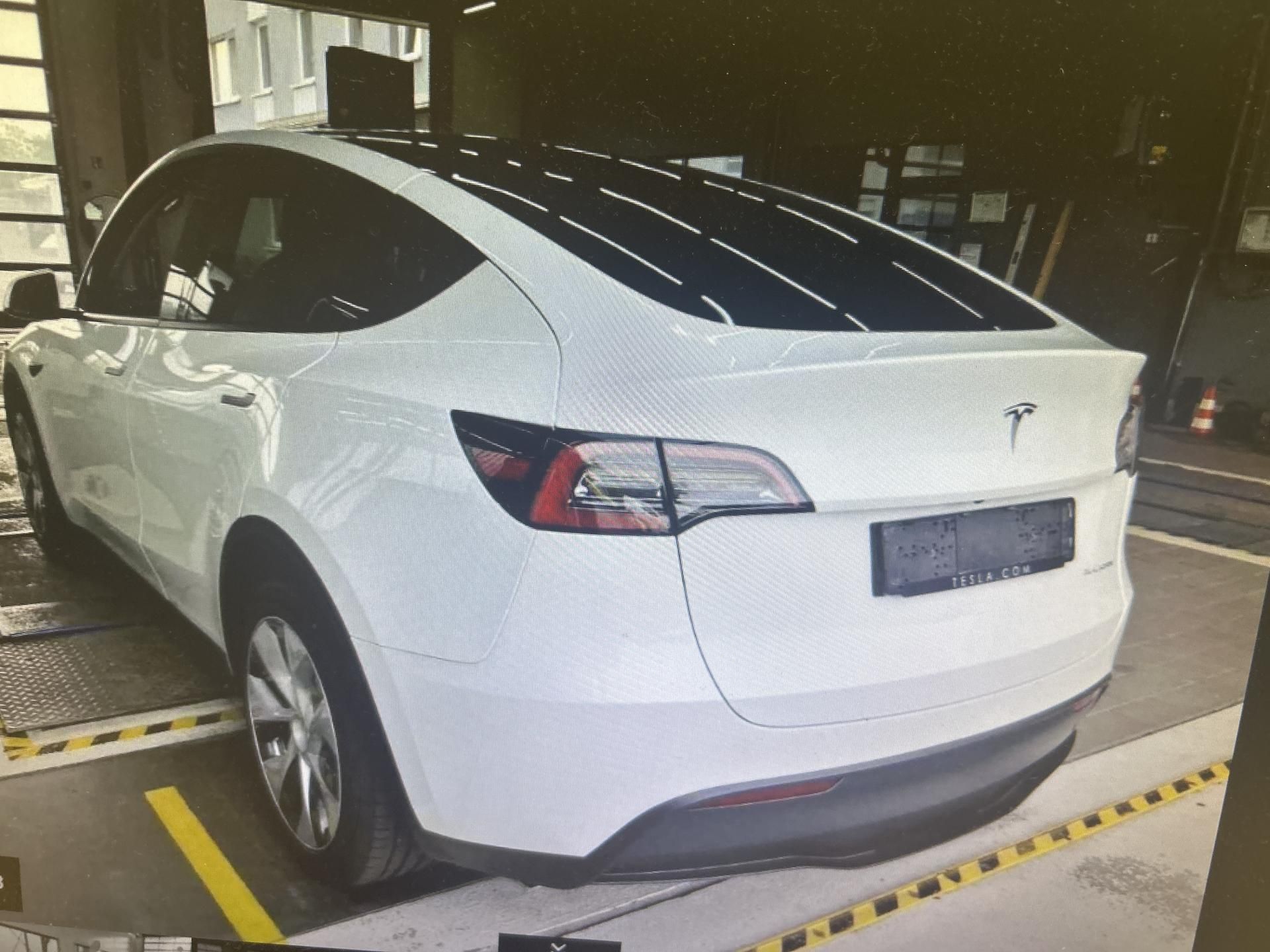 Tesla Model Y, LONG RANGE DUAL MOTOR  94% - fotka 2