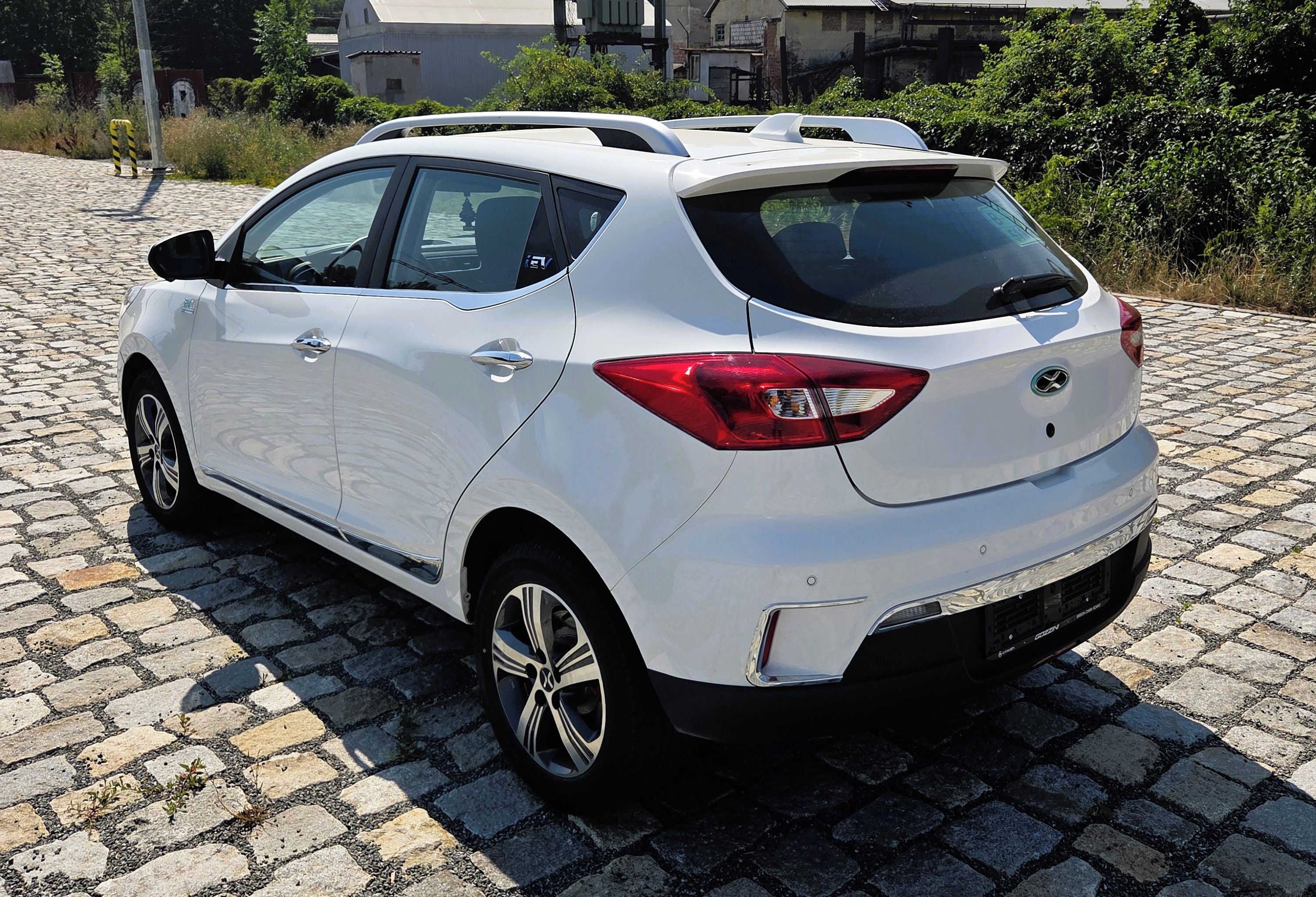 JAC IEV7S, JAC iEV7s 40 kWh - fotka 4