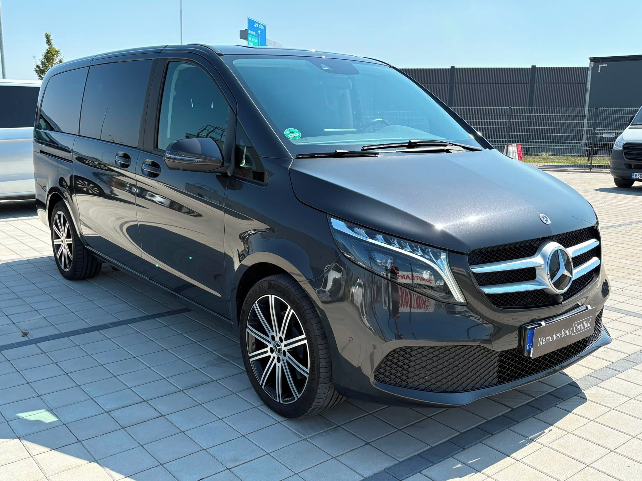 Mercedes-Benz Třídy V, 300d 4MATIC Long  Avantgarde C - fotka 3