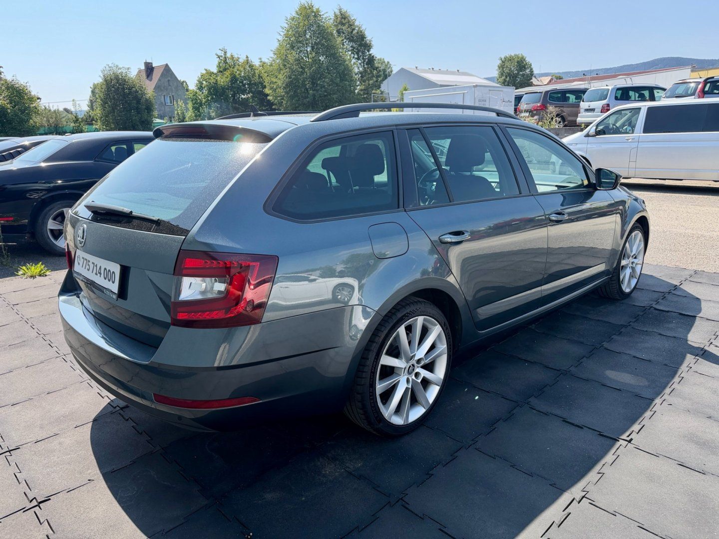 Škoda Octavia, 2.0TDi DSG kessy LED, ACC, DCC - fotka 6