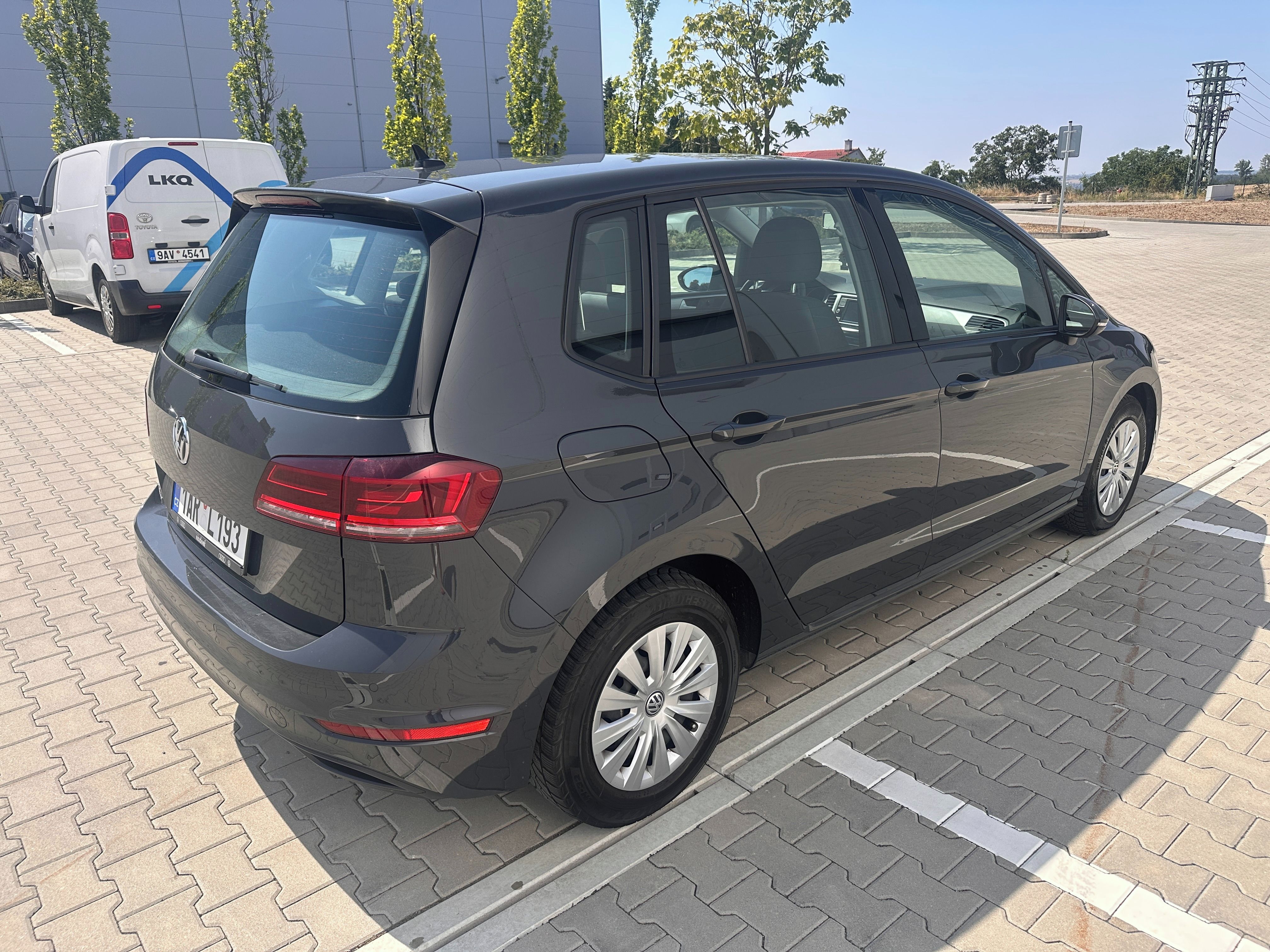 Volkswagen Golf Sportsvan, 1,9 TDi 85kw, serv., po 1.maj. - fotka 5