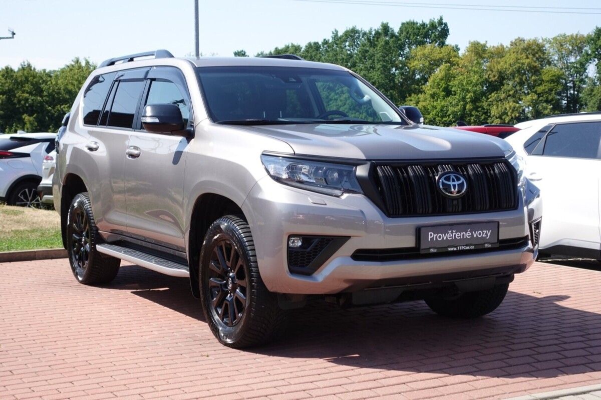 Toyota Land Cruiser, 2,8D-4D 150kW A/T Executive 7m - fotka 3
