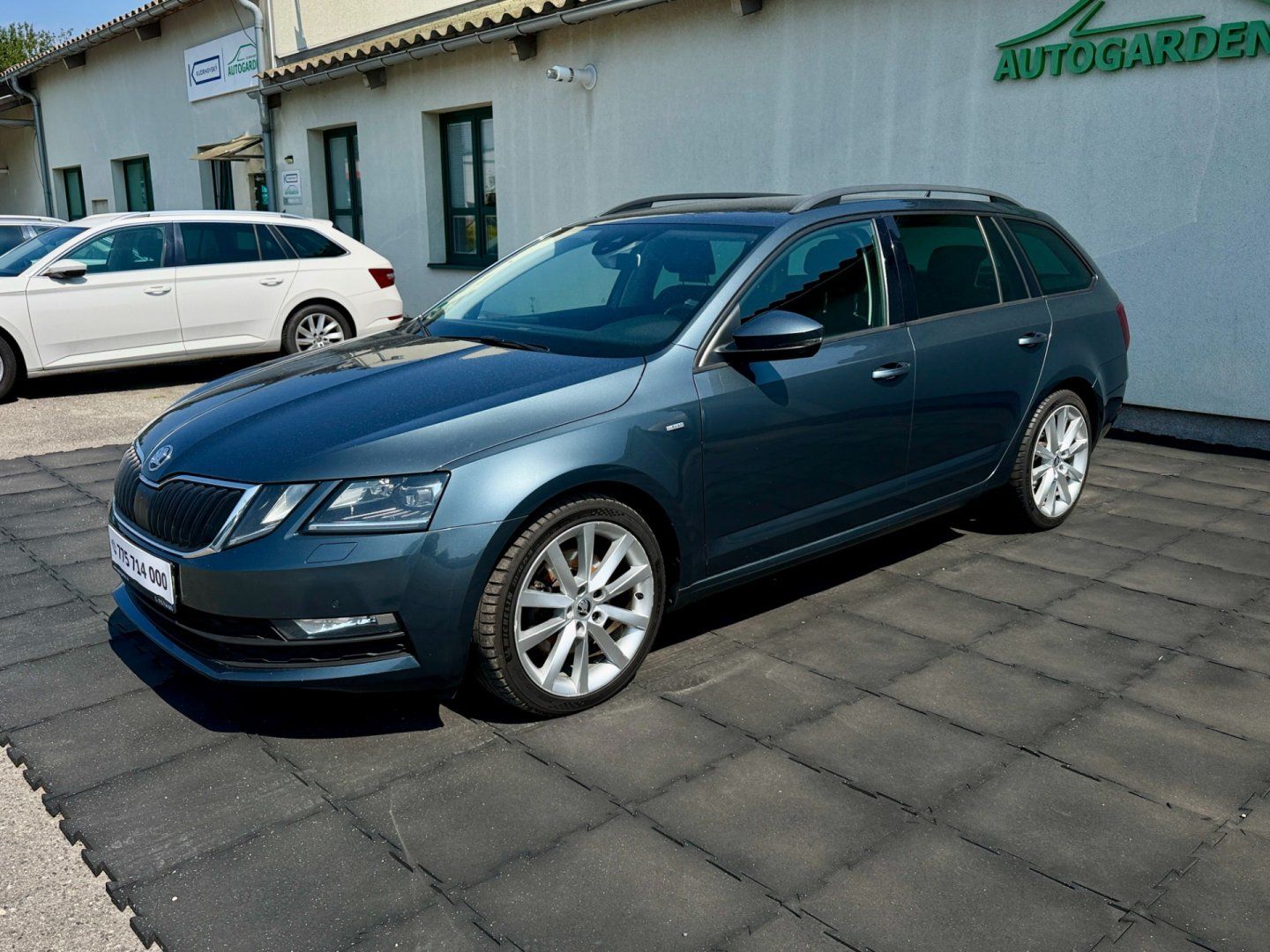 Škoda Octavia, 2.0TDi DSG kessy LED, ACC, DCC - fotka 3