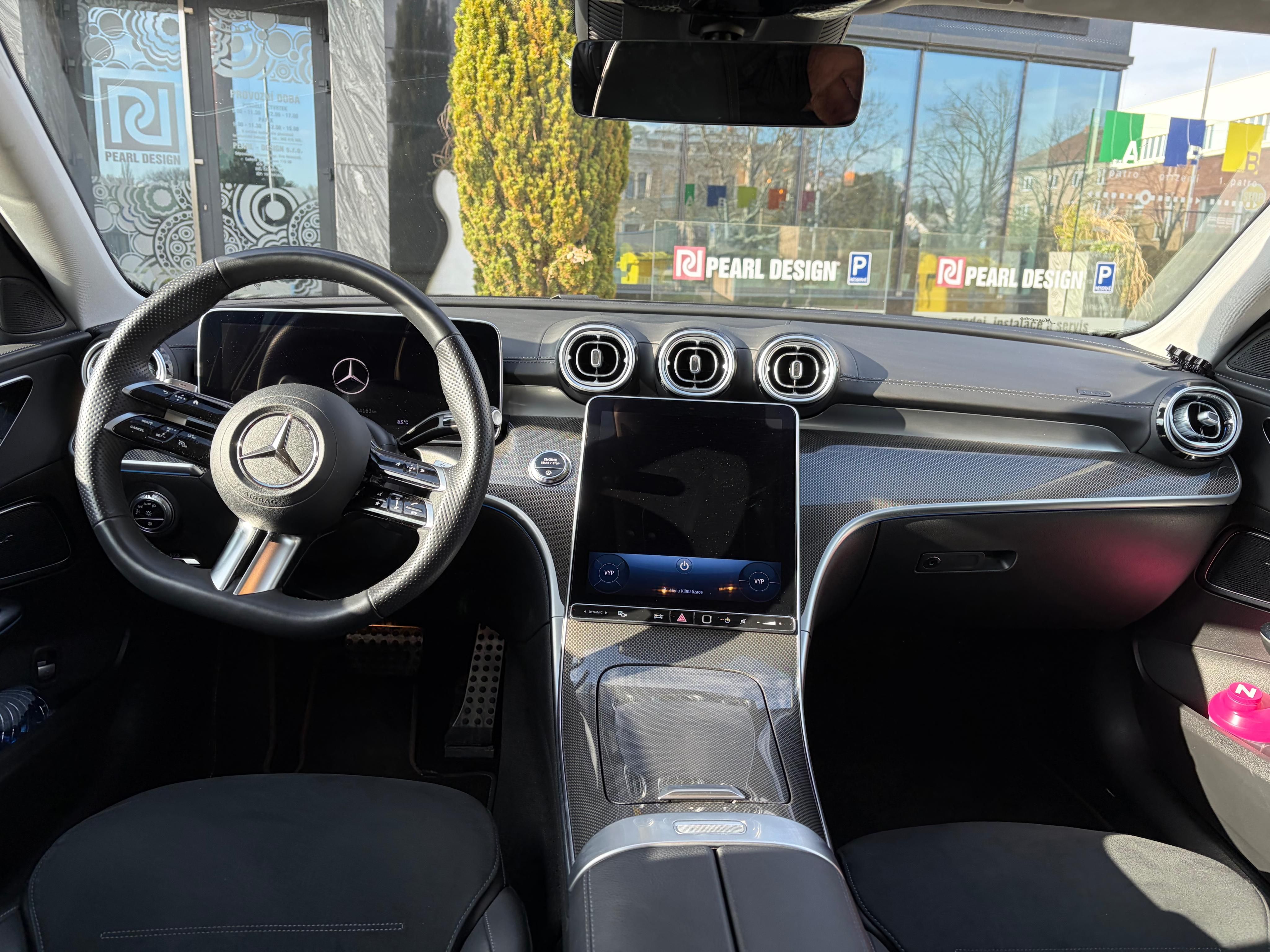 Mercedes-Benz Třídy C, C300 4MATIC - fotka 2
