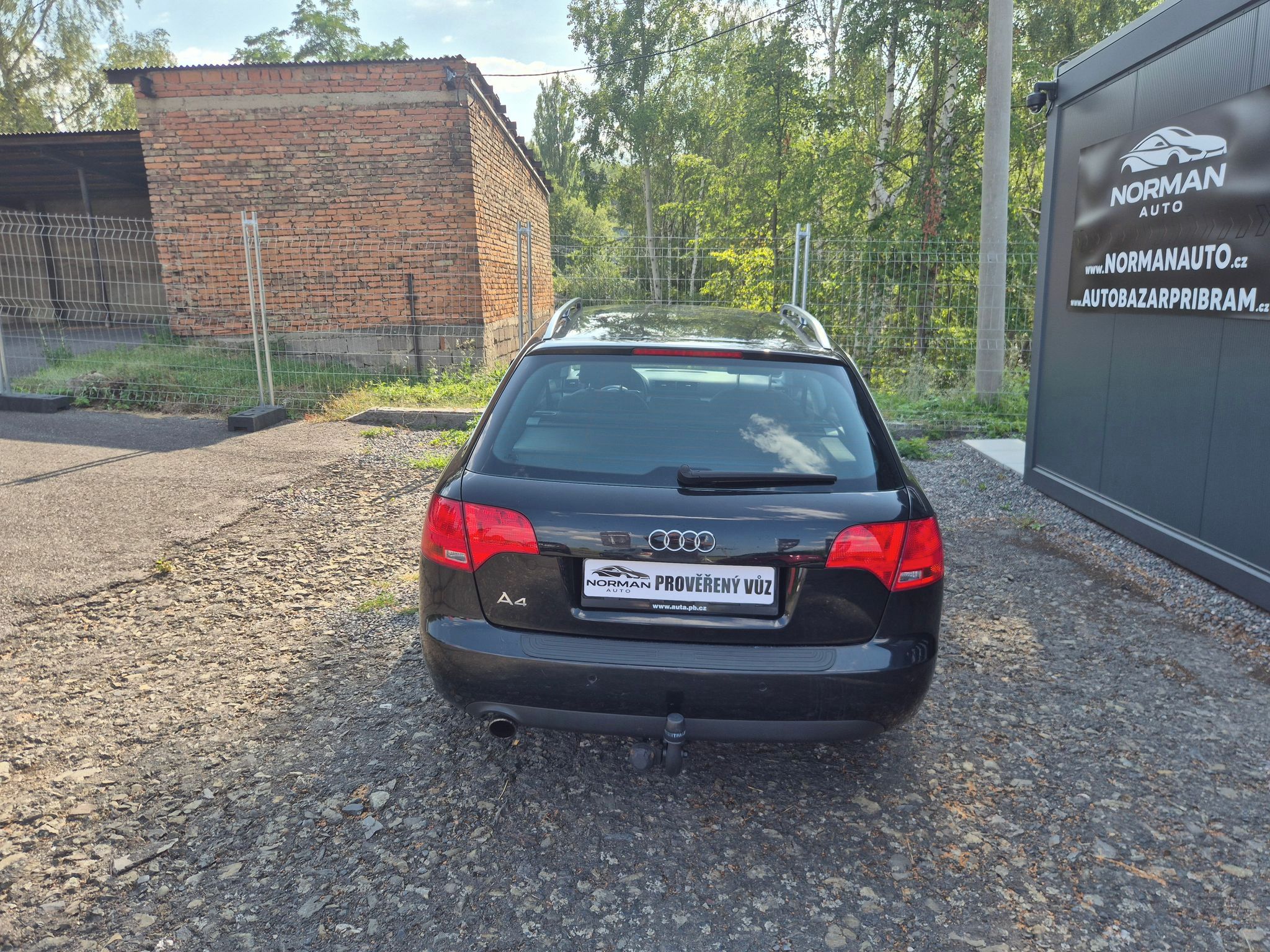 Audi A4, 1.6MPi 75kw, tažné, pěkná - fotka 6