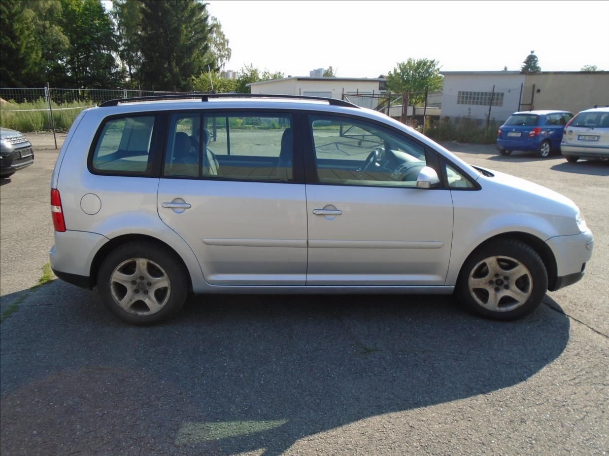 Volkswagen Touran, 1,9   1,9,TDI-77KW-BEZ DPF - fotka 5