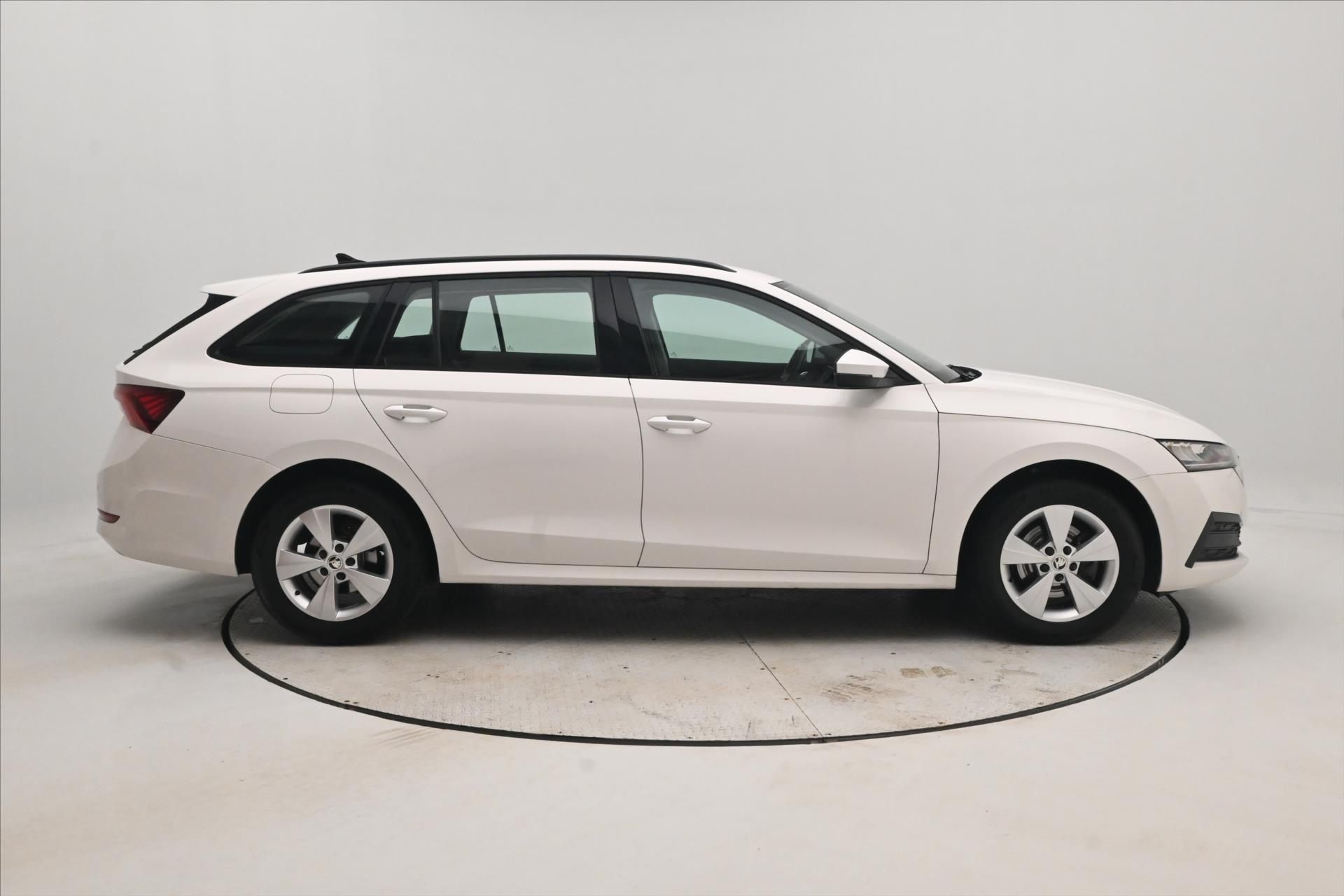 Škoda Octavia, 2,0 TDI 110kW DSG Ambition Zár - fotka 4