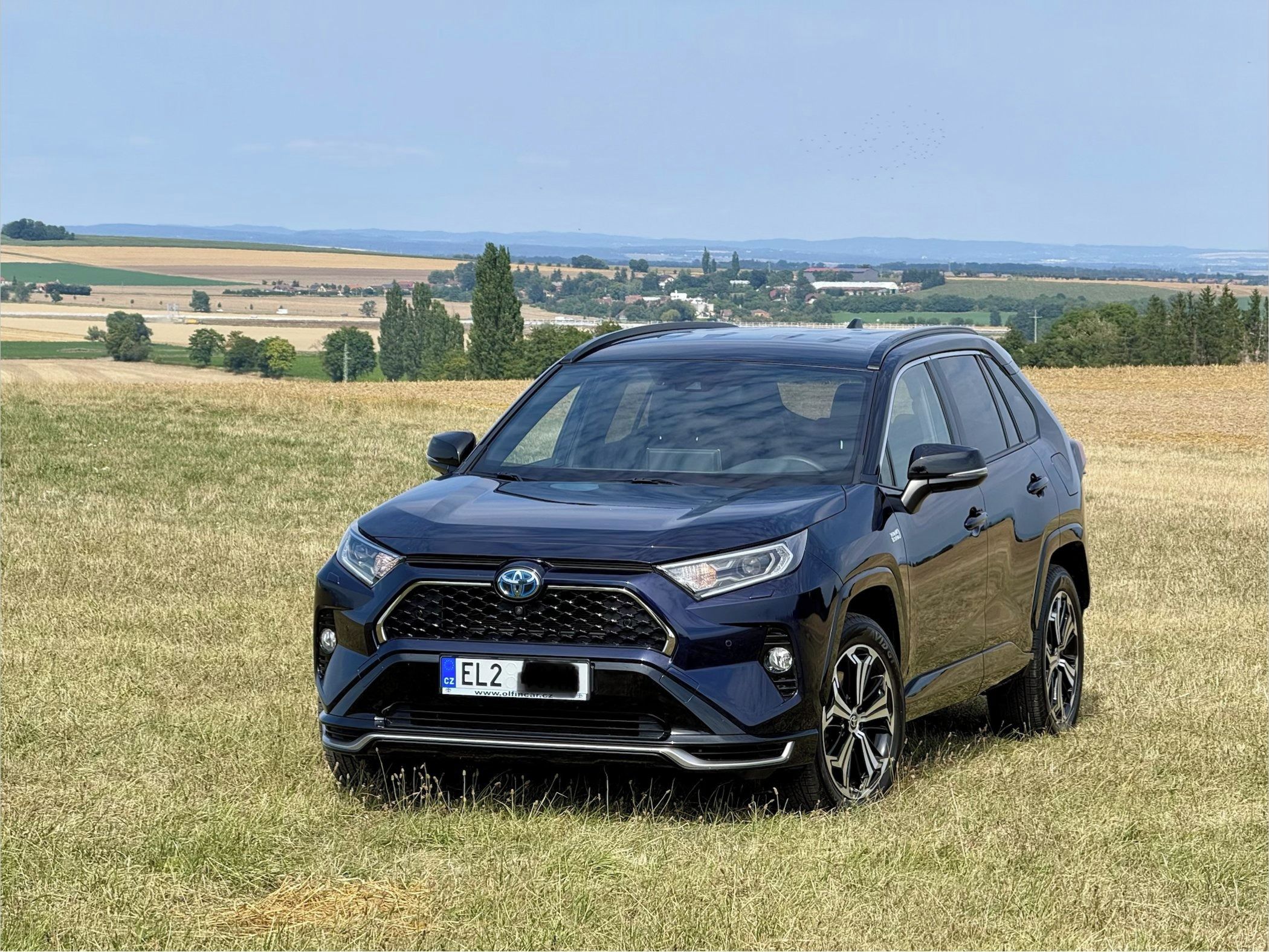 Toyota Rav4, 2.5Plug-in 306k 4x4 SELECTION - fotka 4