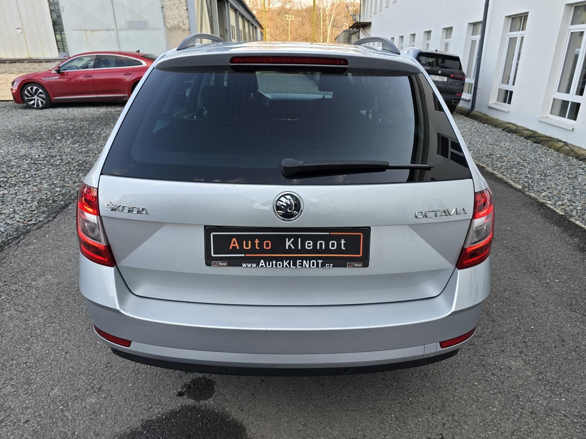 Škoda Octavia, 1,6TDI STYLE LED DIGIKLIMA-DPH - fotka 6