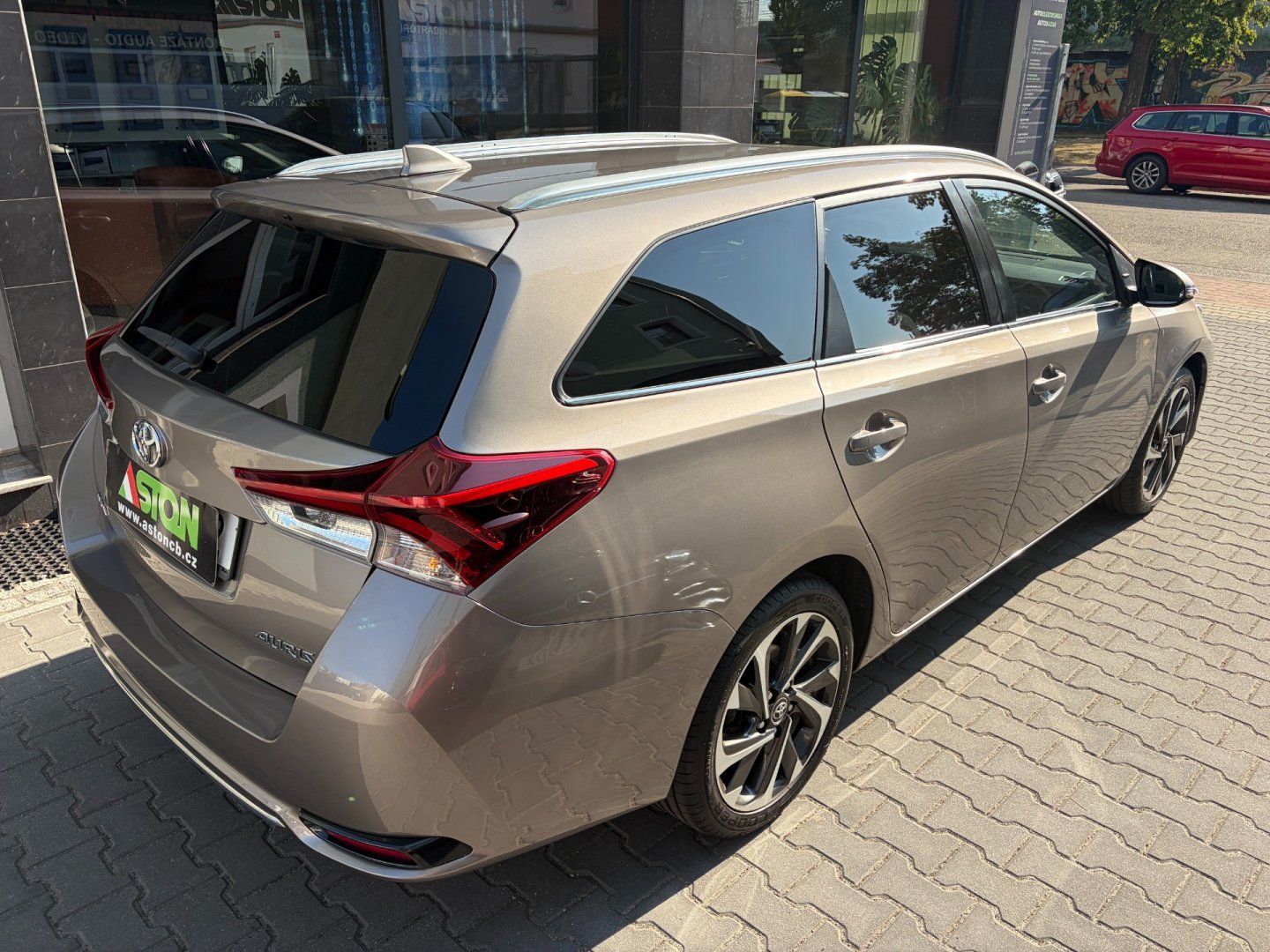 Toyota Auris, 1,2D4-T85kW,1maj,servis,2xkola - fotka 6