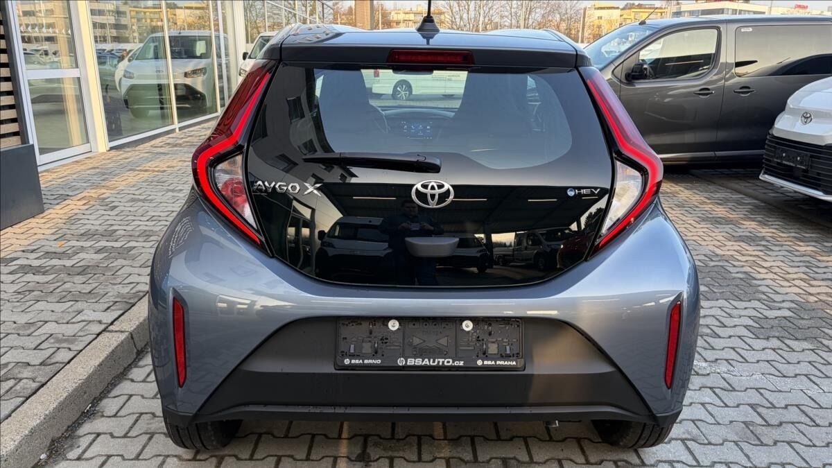 Toyota Aygo, 1,5 Active - fotka 4