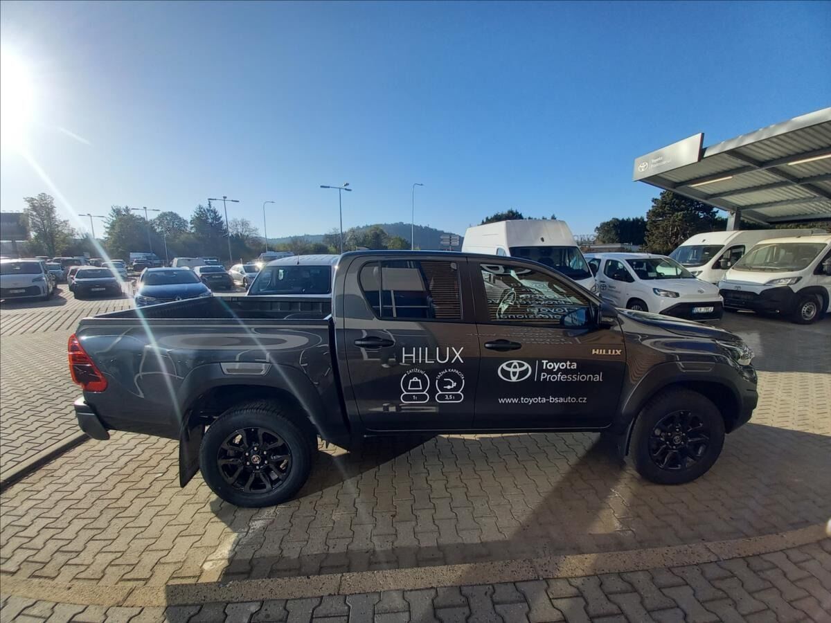 Toyota Hilux, 2,8 Invincible  Double Cab - fotka 6