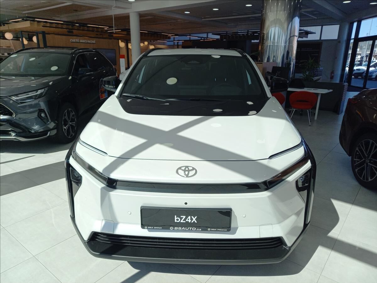 Toyota bZ4X, Executive - fotka 2