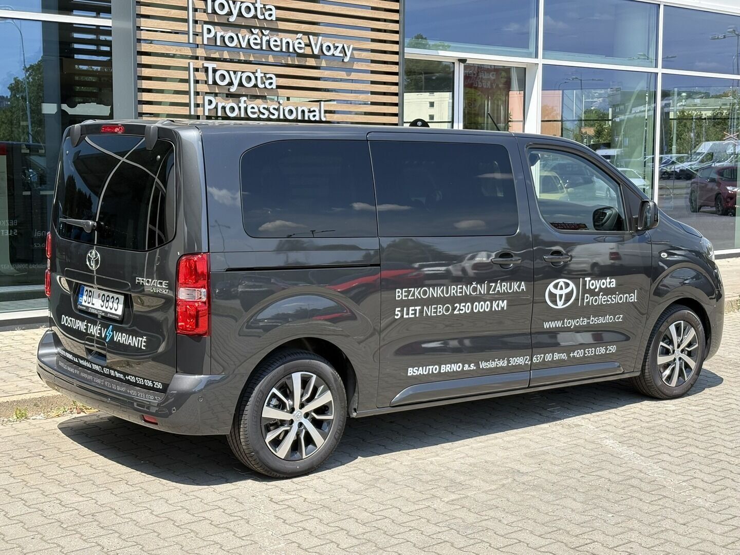 Toyota Proace Verso, 2,2 L1 2,0D AT8 7S VIP - fotka 4
