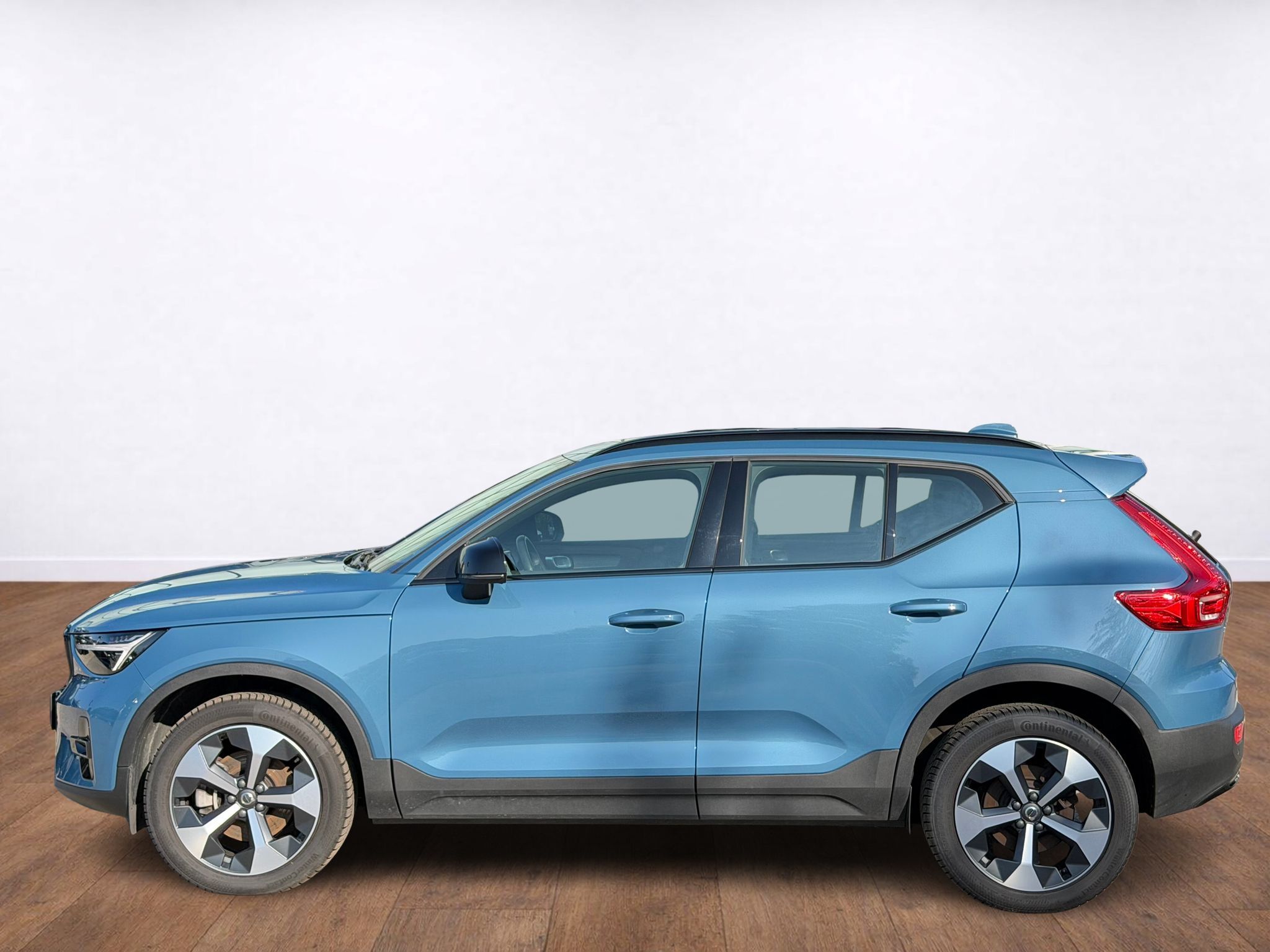 Volvo XC40, ULTIMATE DARK B4, PIXEL LED, N - fotka 2