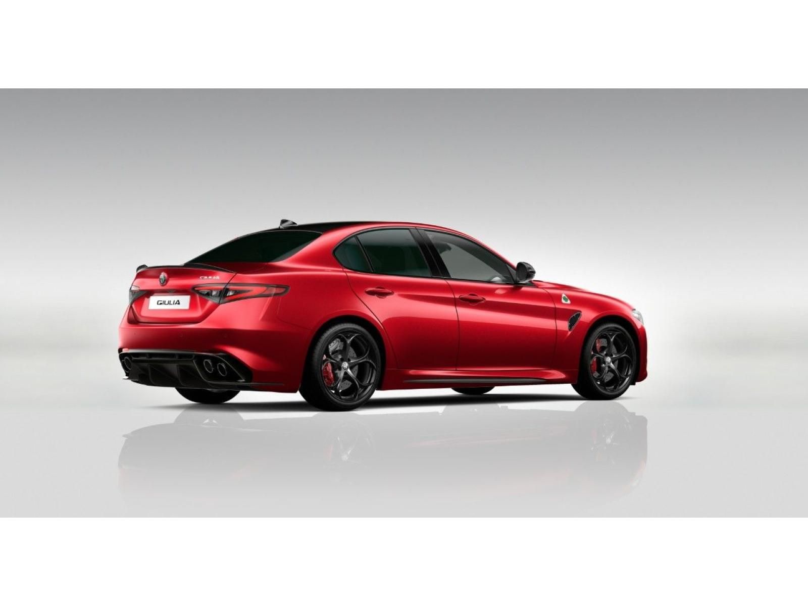 Alfa Romeo Giulia, 2.9 V6 BiTurbo 520k QV Carbon - fotka 3