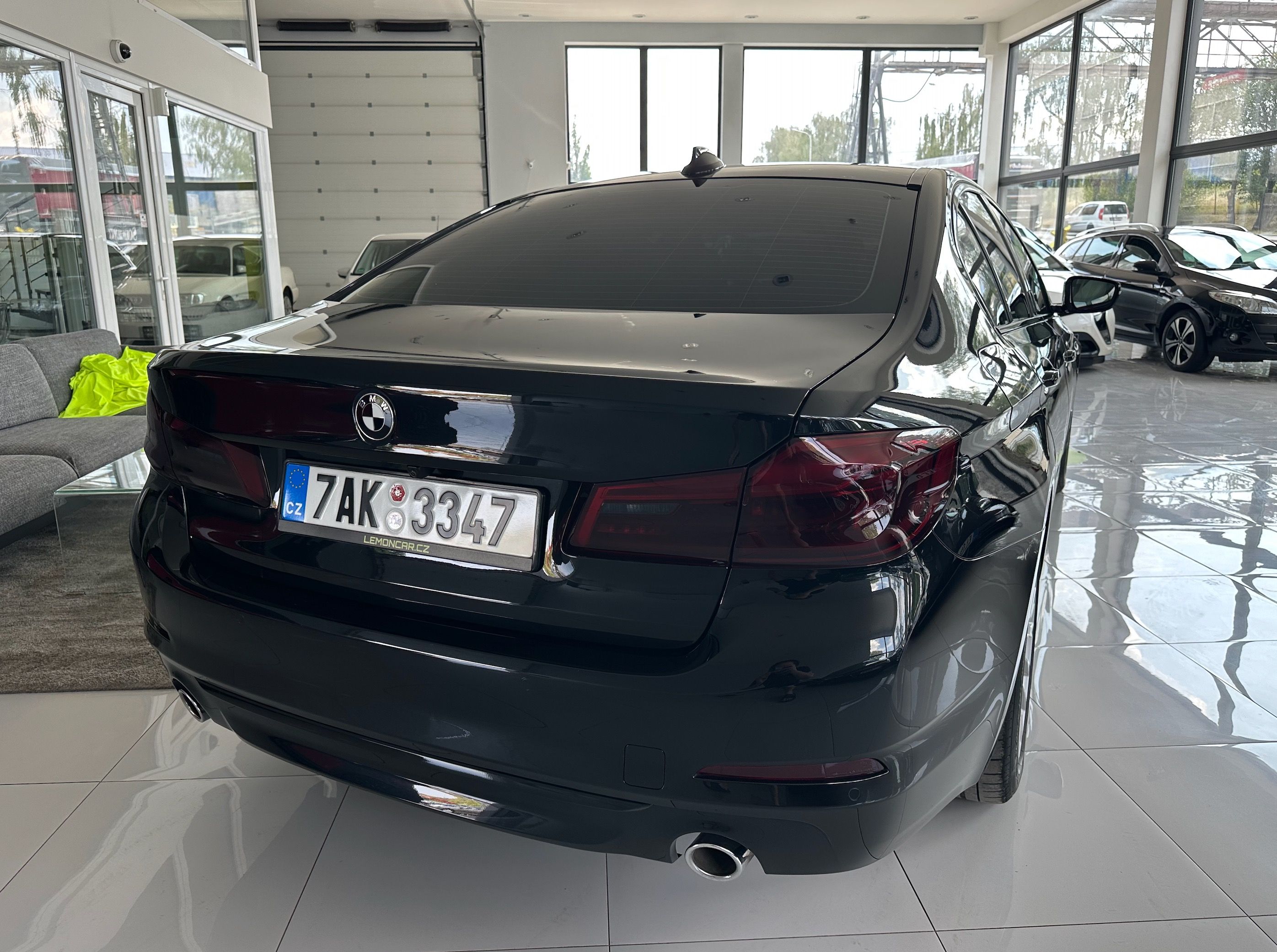BMW Řada 5, 2.0 Luxury Line - fotka 6