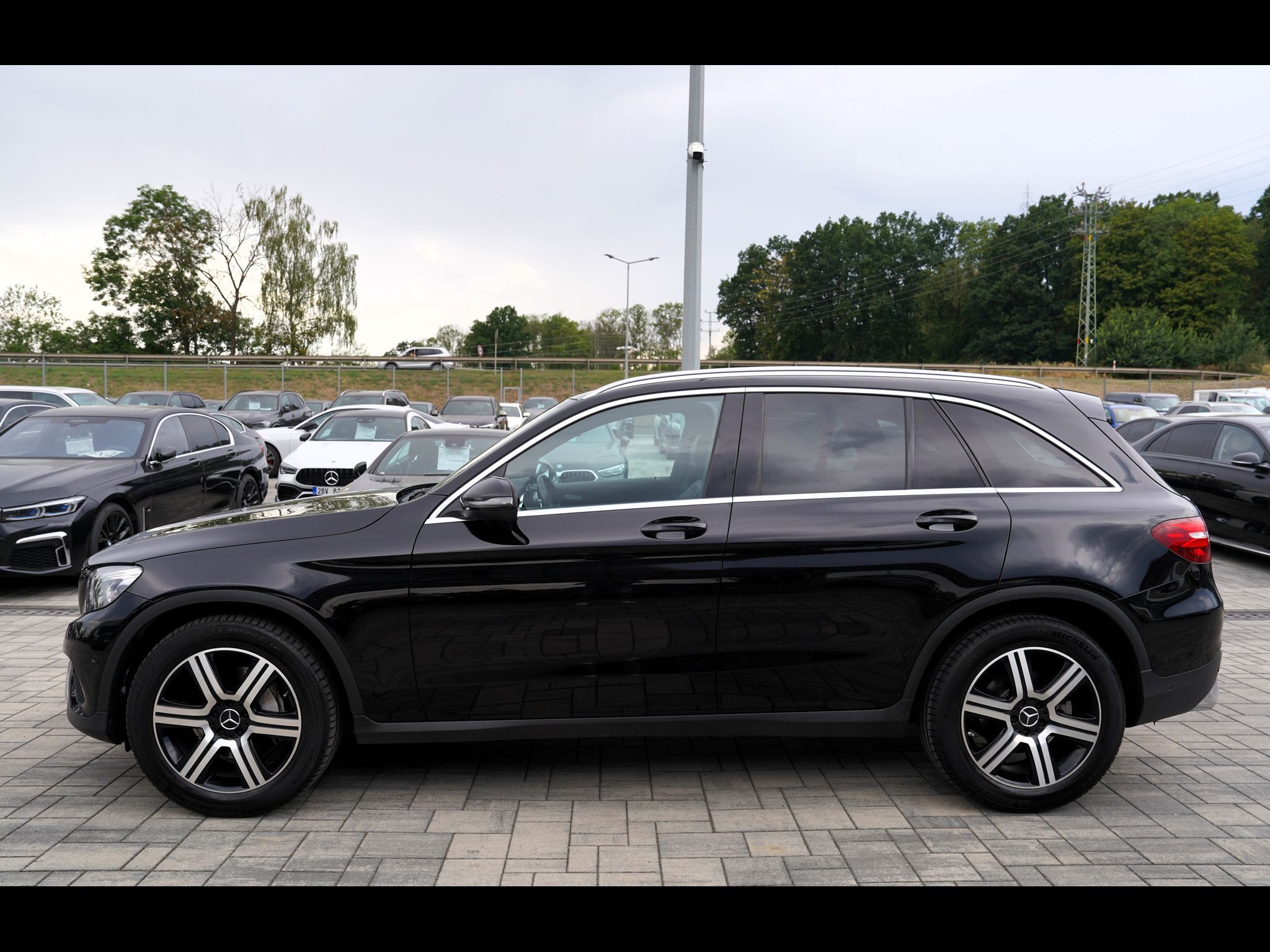 Mercedes-Benz GLC, 250i 4Matic/kůže/Led/9AT/ČR - fotka 3