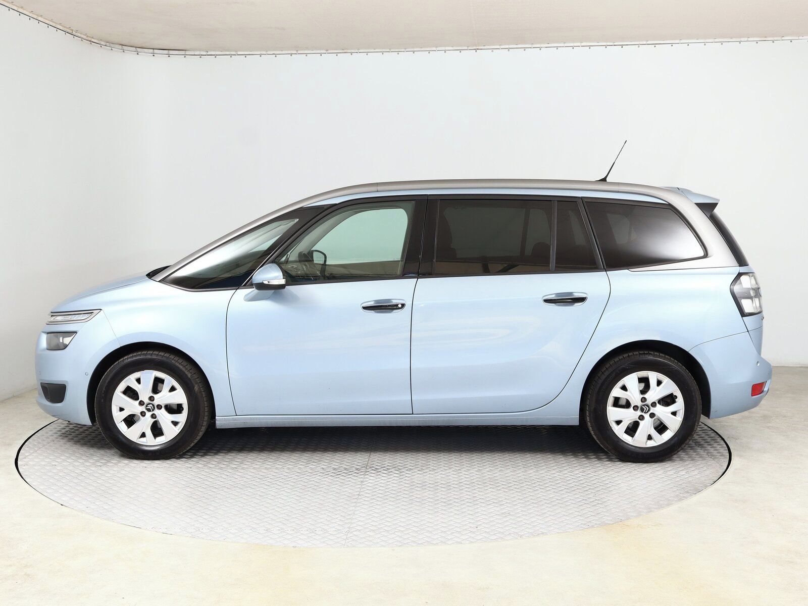 Citroën Grand C4 Picasso, 1.6 BlueHDi, Automat, 7 míst - fotka 3