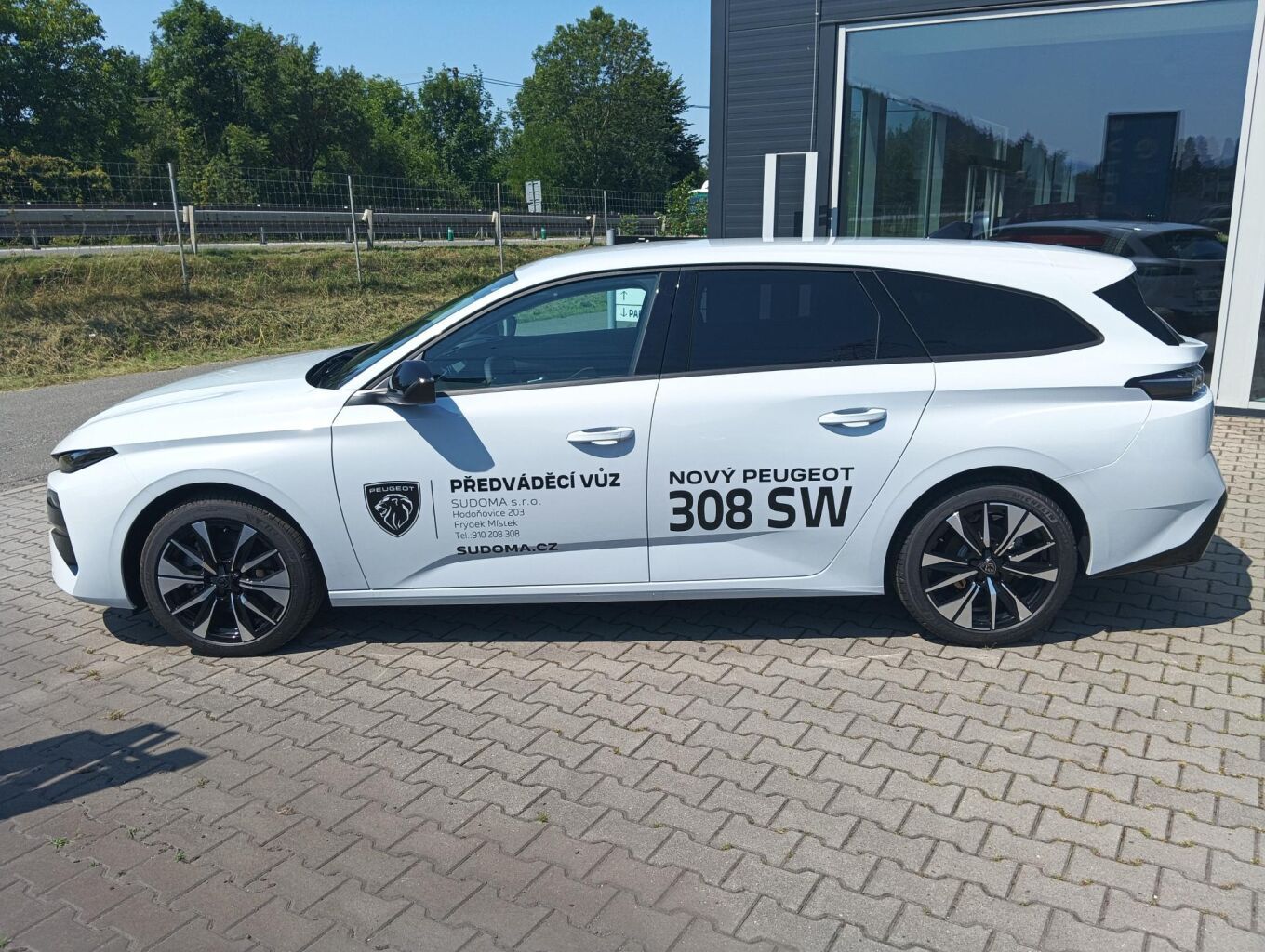 Peugeot 308, SW ALLURE Hybrid 145 e-DCS6 - fotka 4