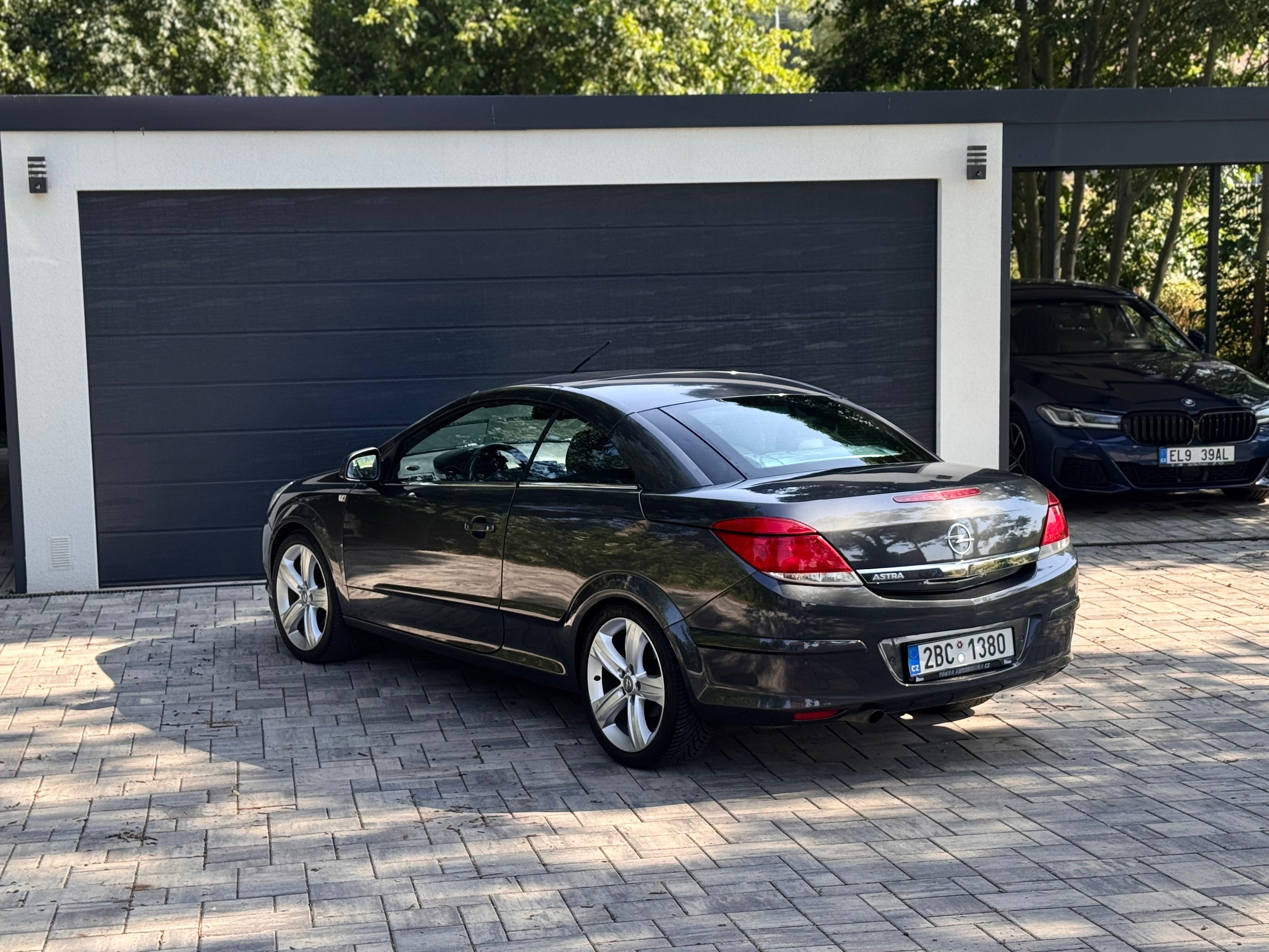 Opel Astra, Opel Astra TwinTop 1.6 16V, - fotka 4