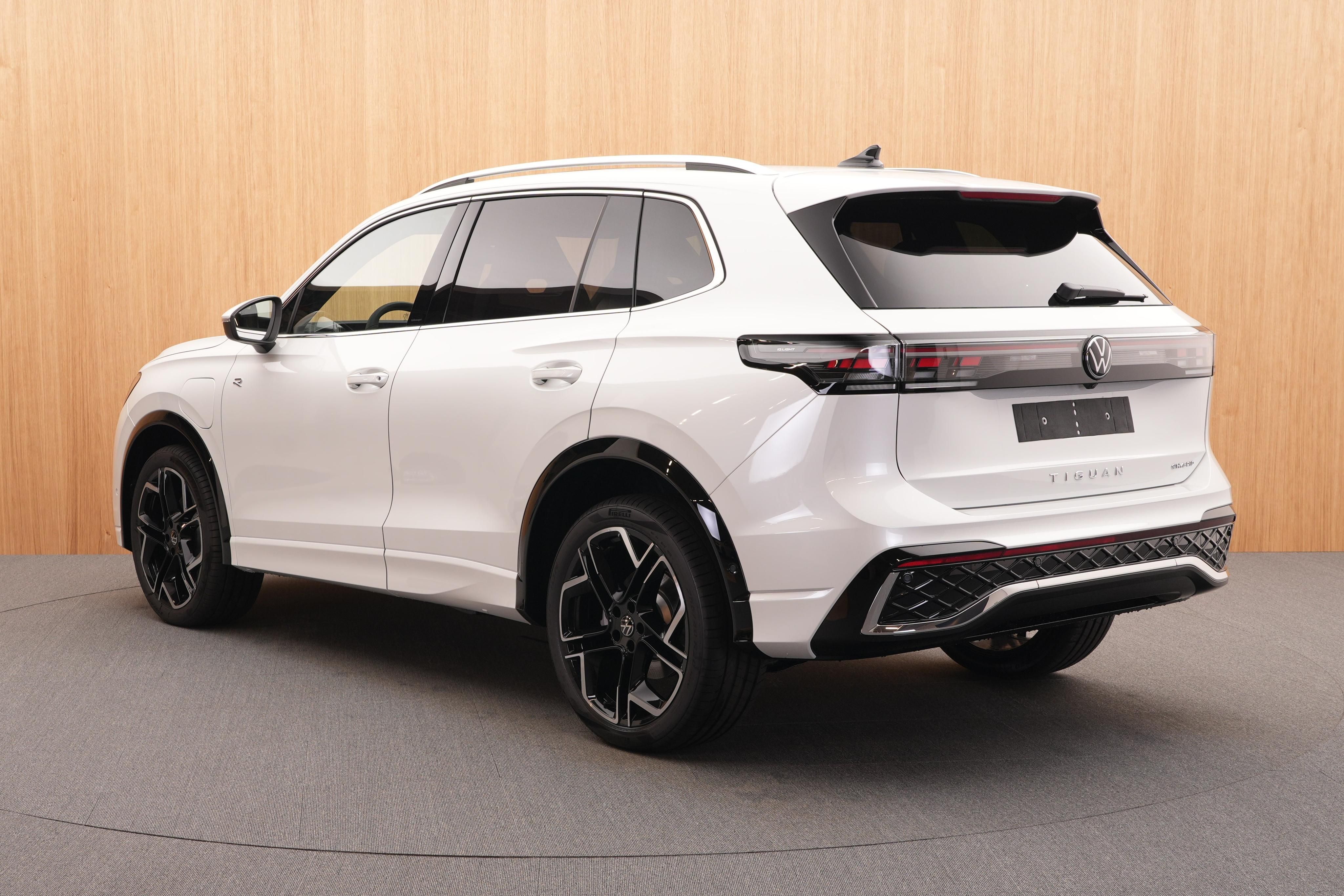Volkswagen Tiguan, R-Line People Hybrid DSG - fotka 3