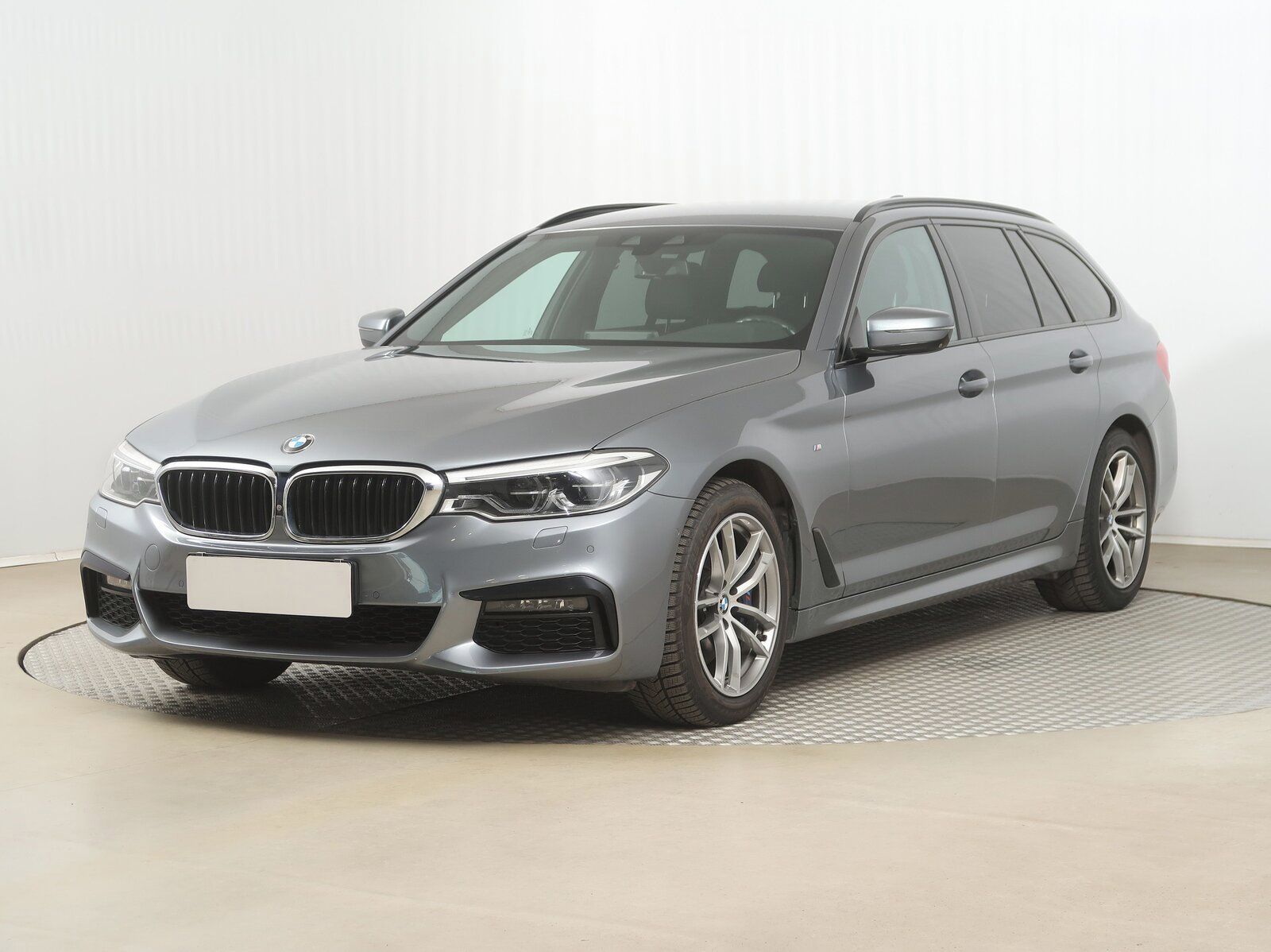 BMW Řada 5, 530i xDrive, 4X4, Automat, ČR - fotka 2